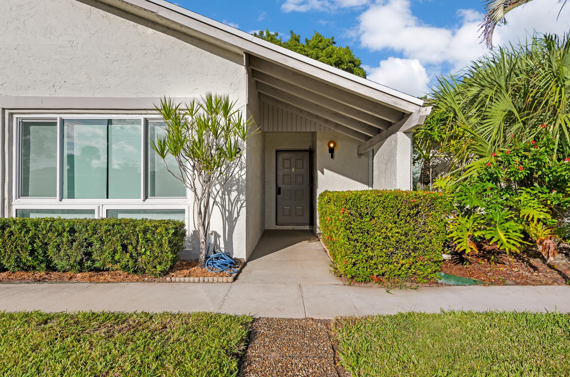 708 Lago Rd, Delray Beach, FL 33445