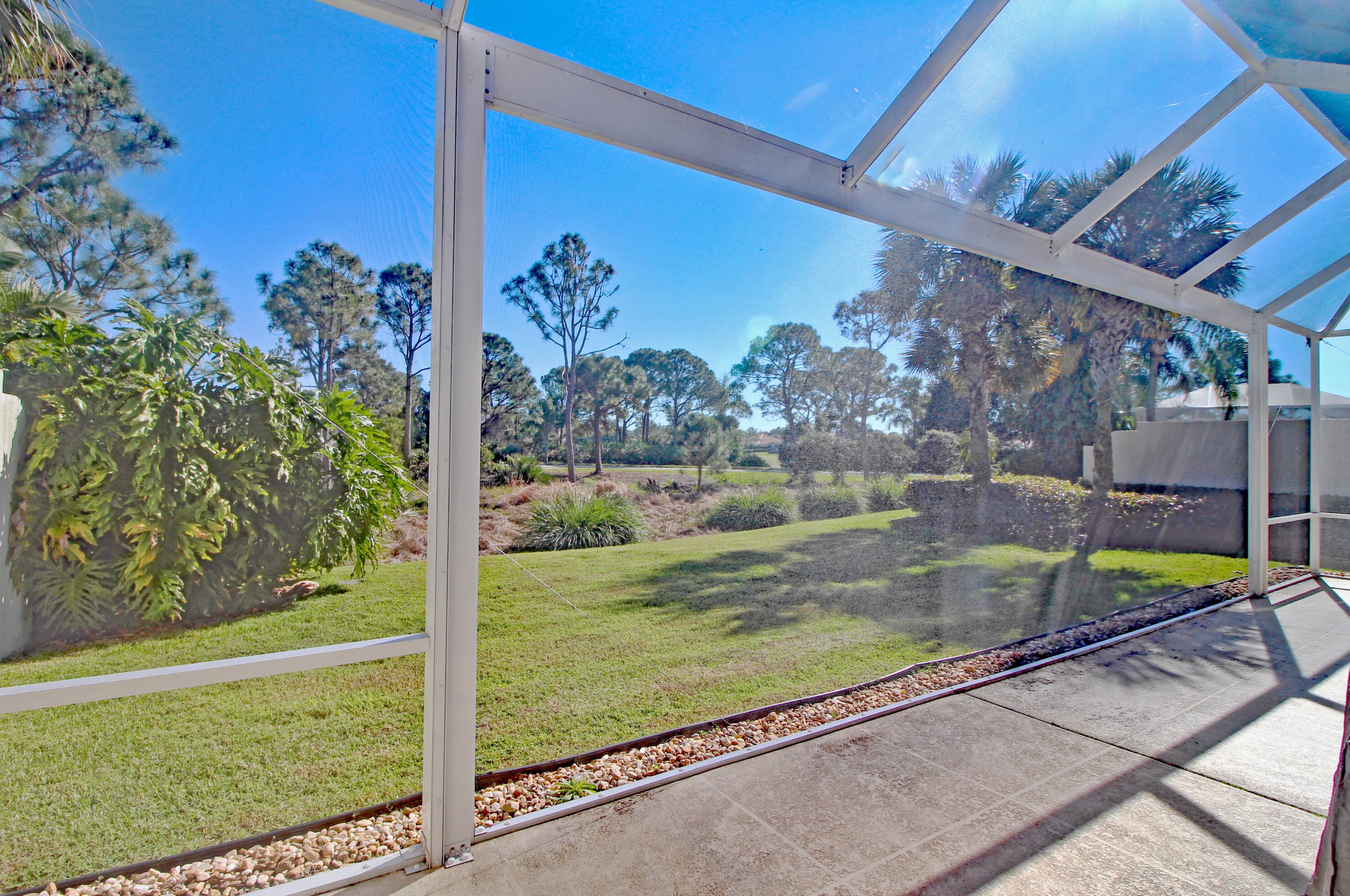 7899 Myrica Ln, Hobe Sound, FL 33455-8258