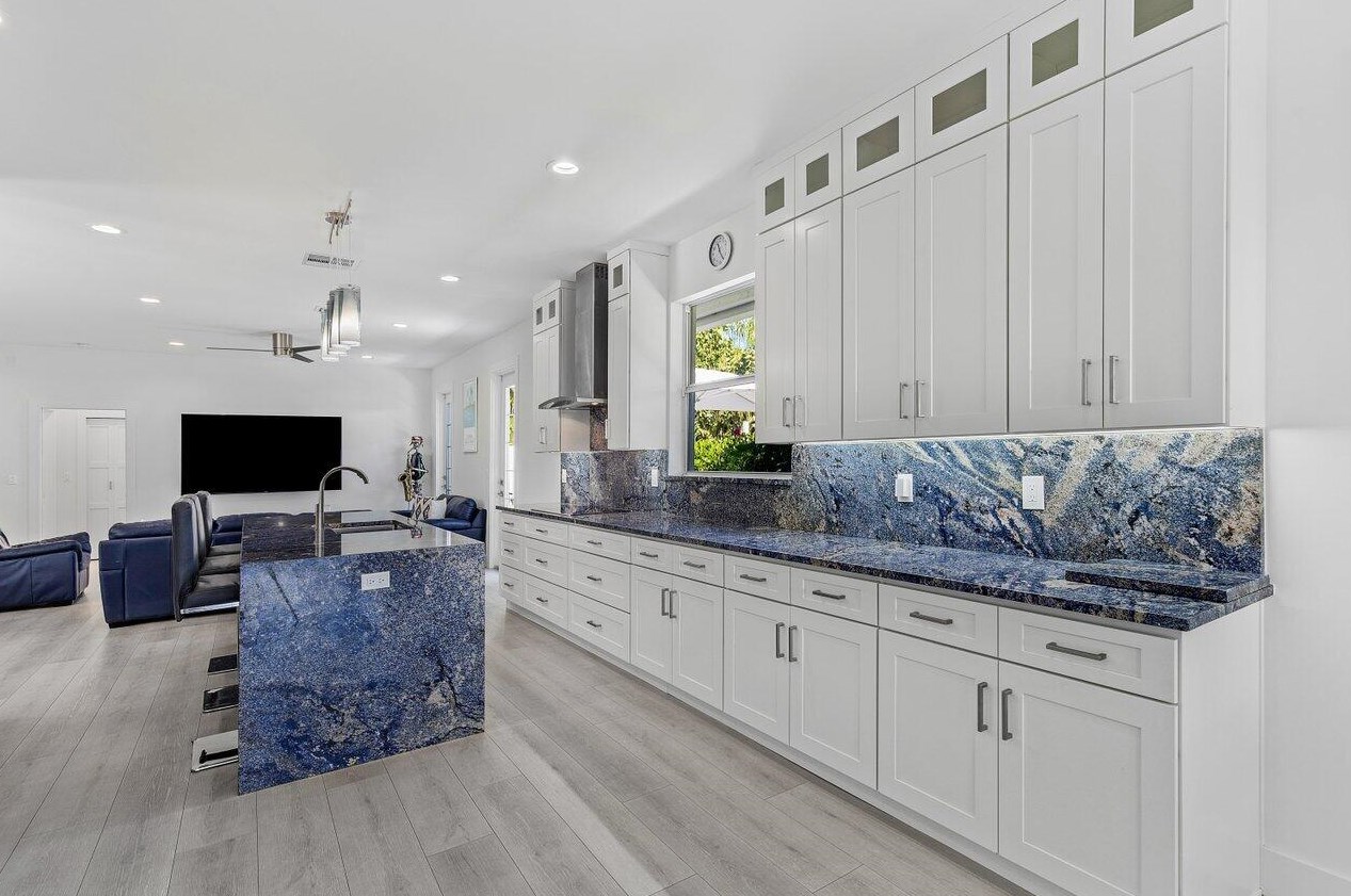 107 Faith Way, Jupiter FL  33458-3919 exterior