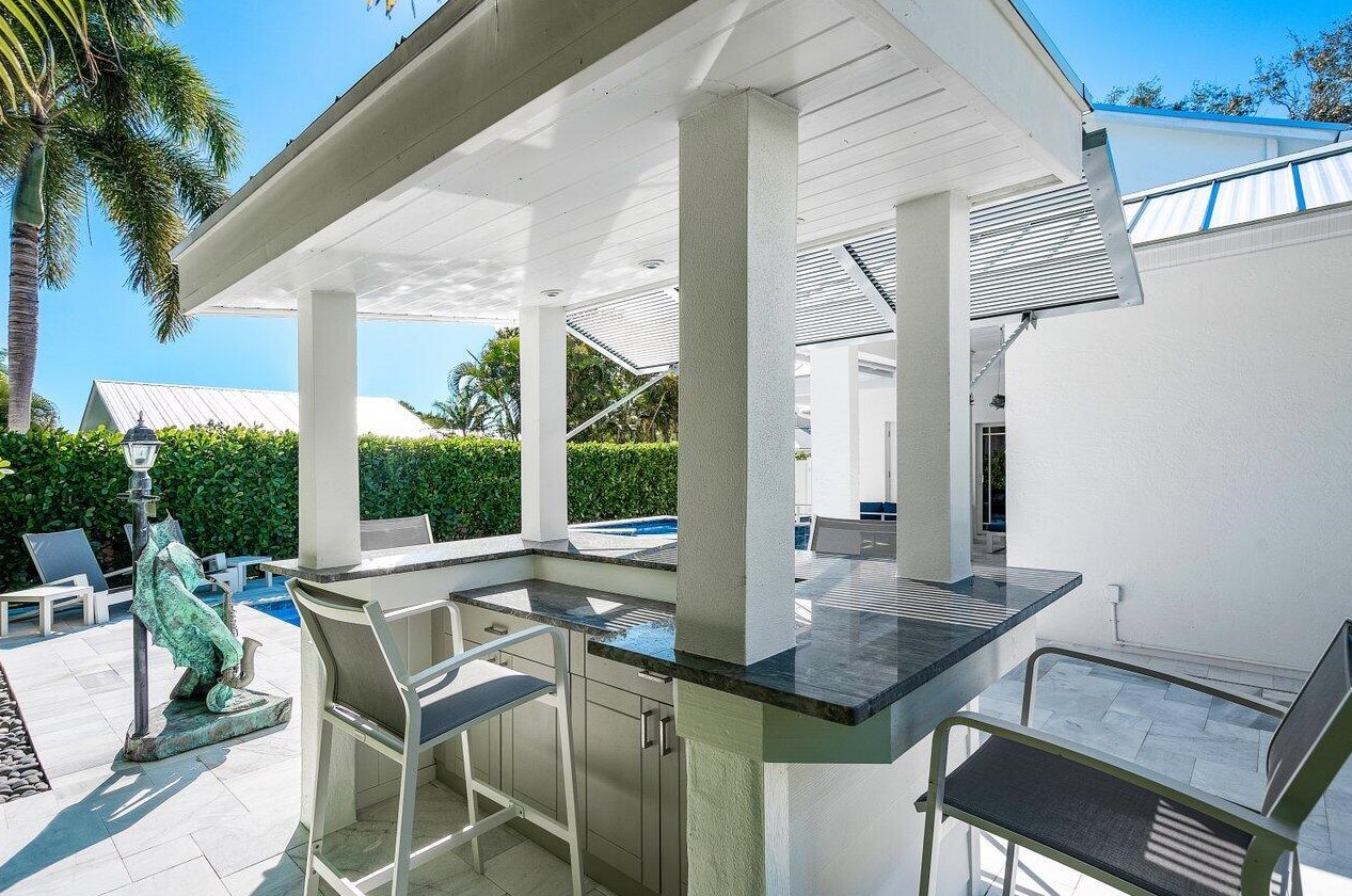 107 Faith Way, Jupiter FL  33458-3919 exterior