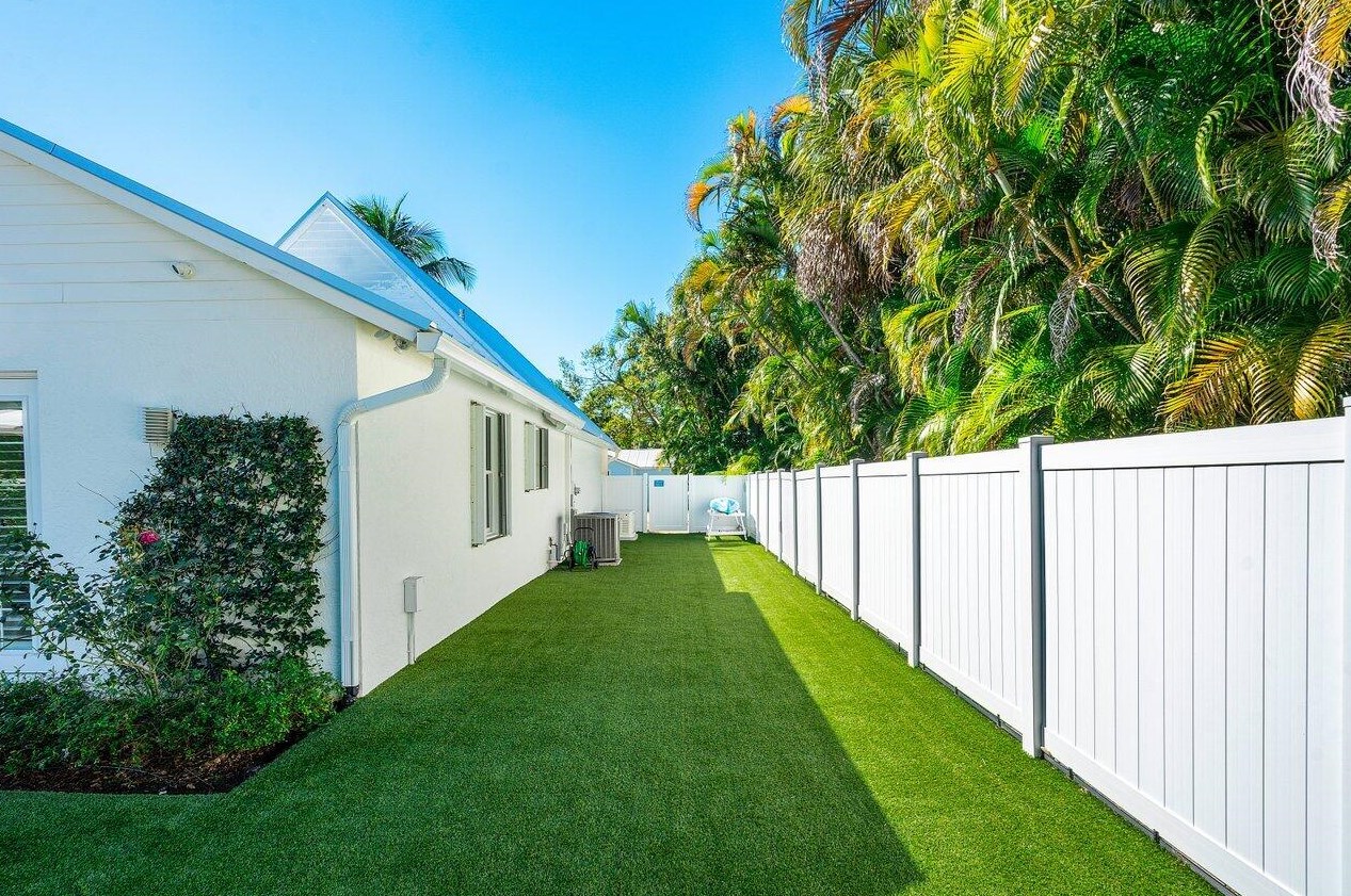 107 Faith Way, Jupiter FL  33458-3919 exterior