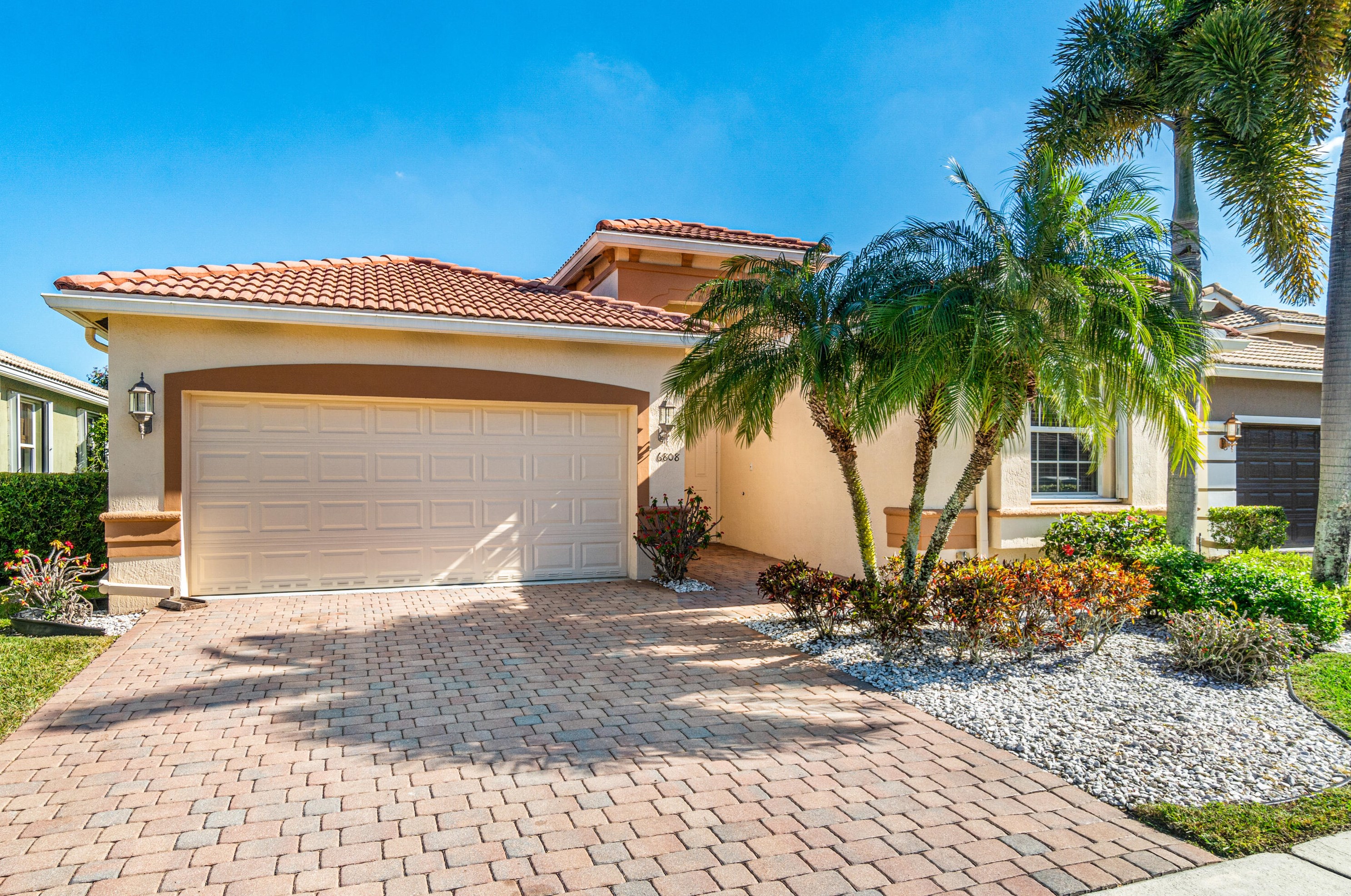6808 Via Bellini, Lake Worth, FL 33467-5919