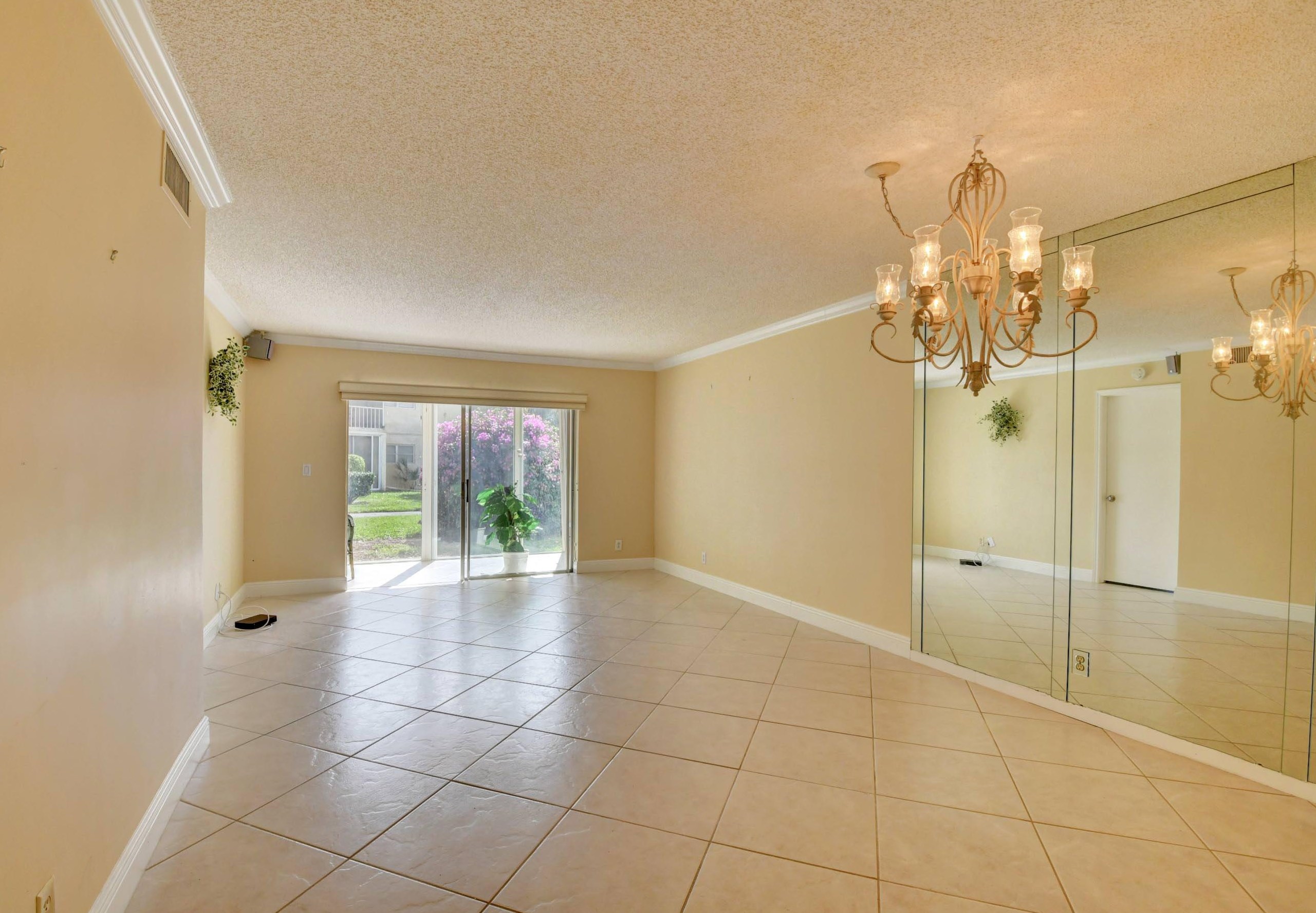 33 Abbey Ln #101, Delray Beach, FL 33446