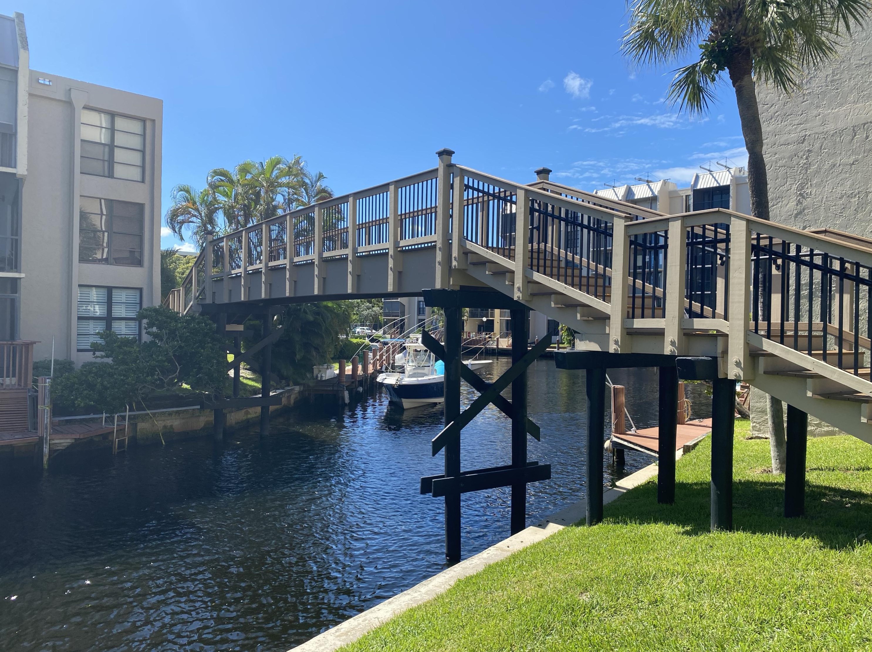 3 Royal Palm Way #402, Boca Raton, FL 33432
