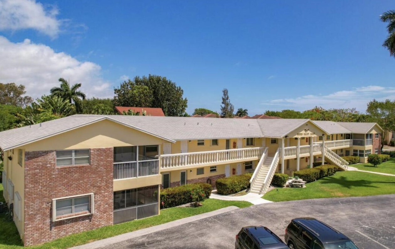 125 W Hidden Valley Blvd #5, Boca Raton, FL 33487