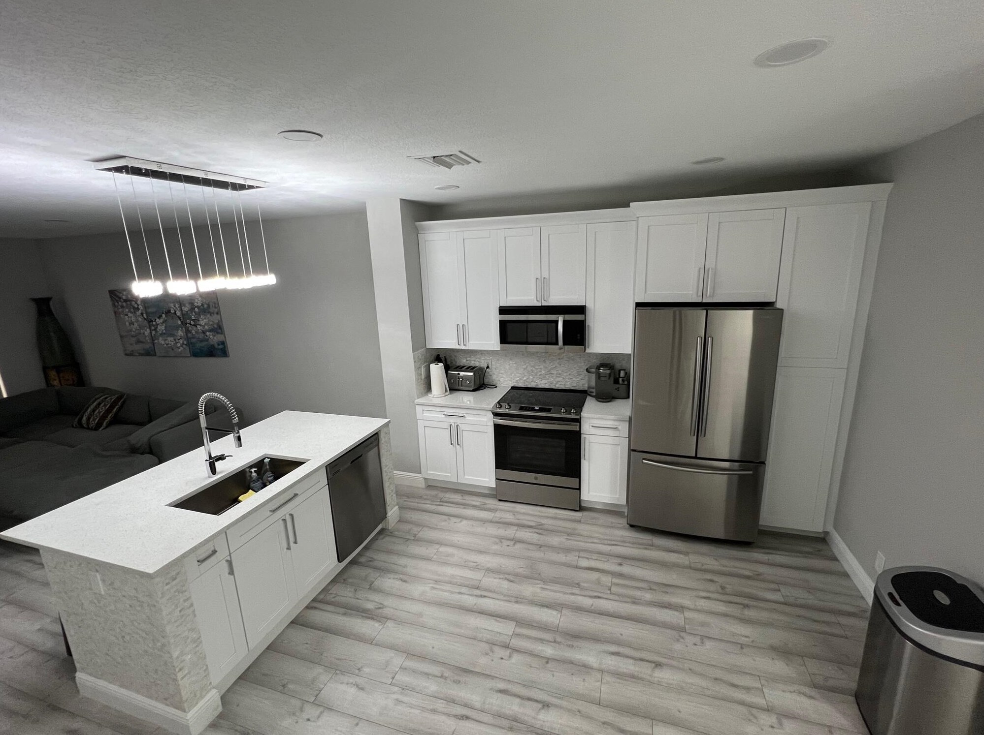 9800 Lago Dr, Boynton Beach, FL 33472