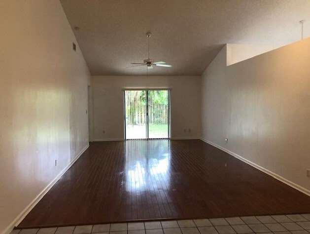 1121 New Parkview Pl, West Palm Beach, FL 33417-5877
