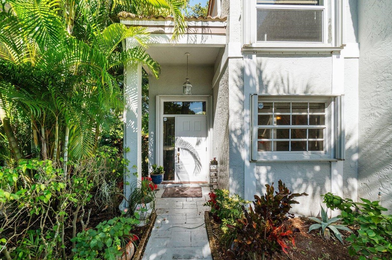 6151 La Vida Ter, Boca Raton, FL 33433-7228
