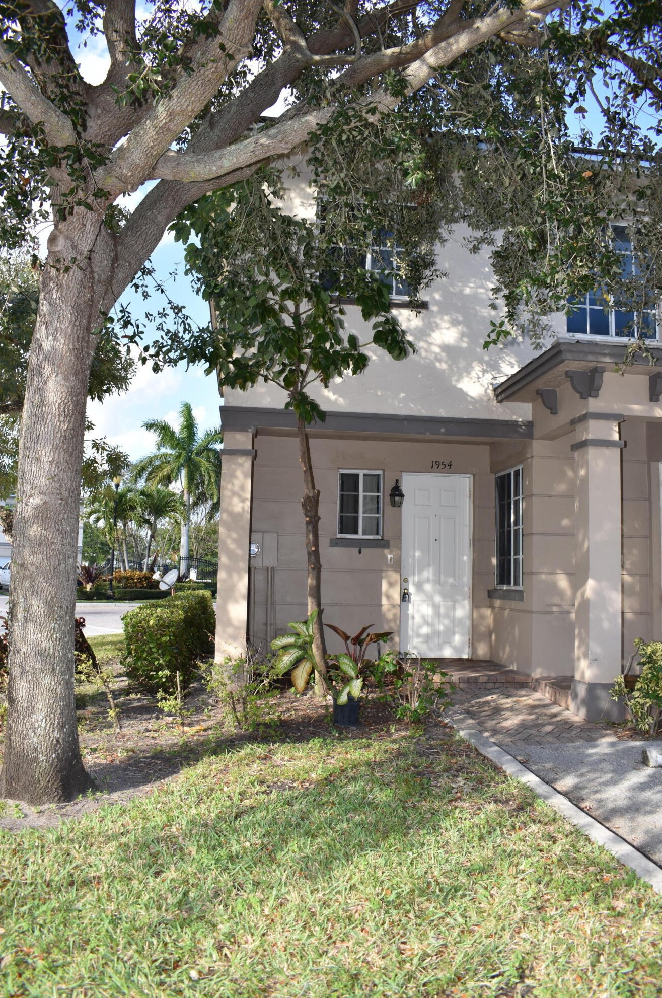 1954 Marsh Harbor Dr, West Palm Beach, FL 33404