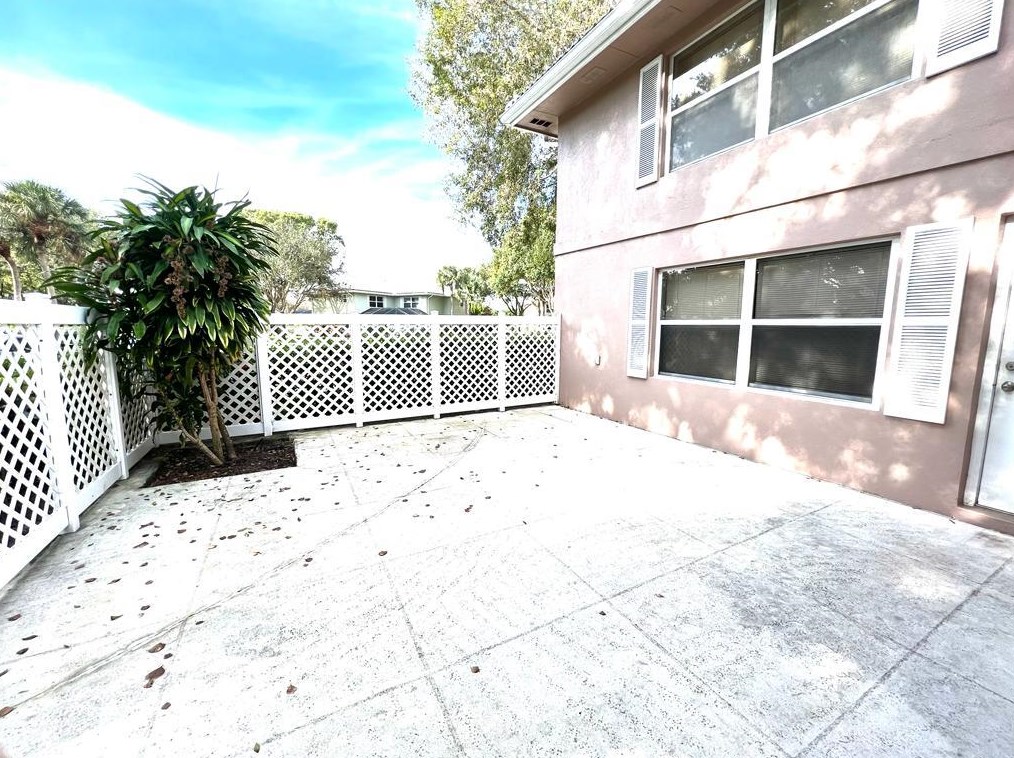 1907 Stratford Way #31c, West Palm Beach, FL 33409