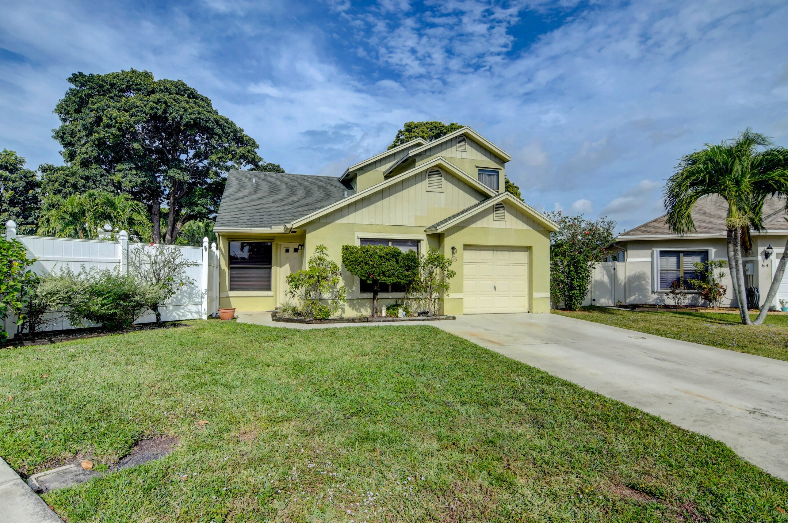 65 Willow Cir, Boynton Beach, FL 33436