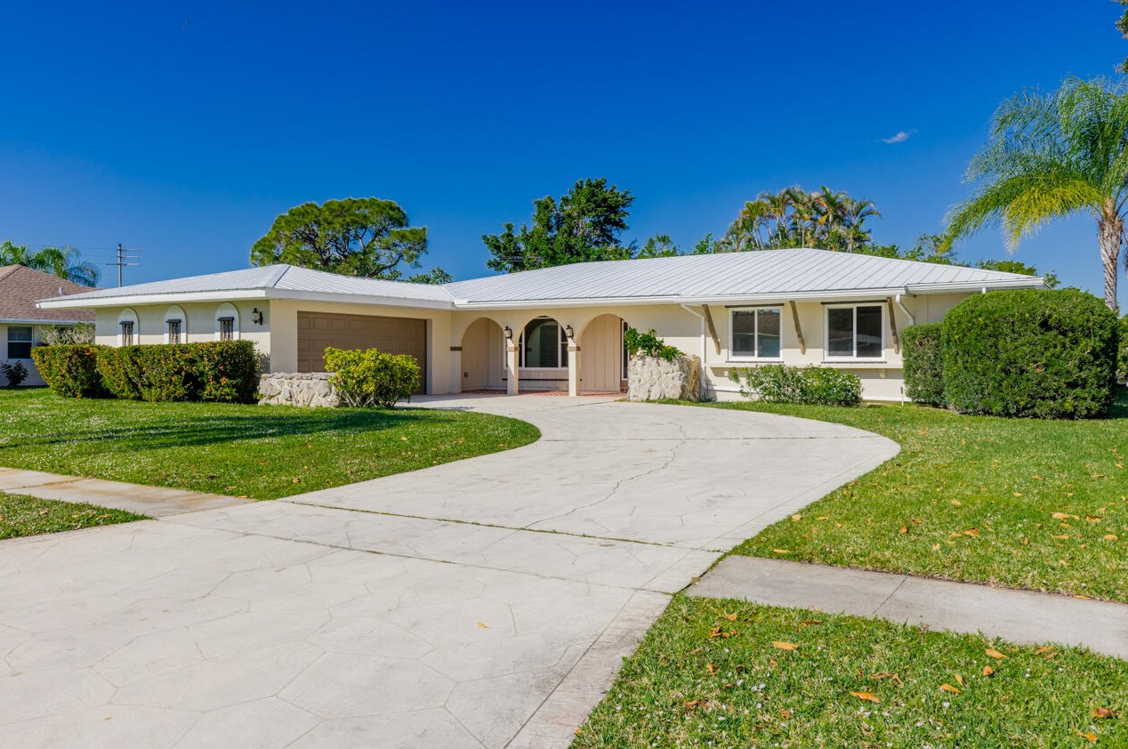 1425 Se Sunshine Ave, Port Saint Lucie, FL 34952