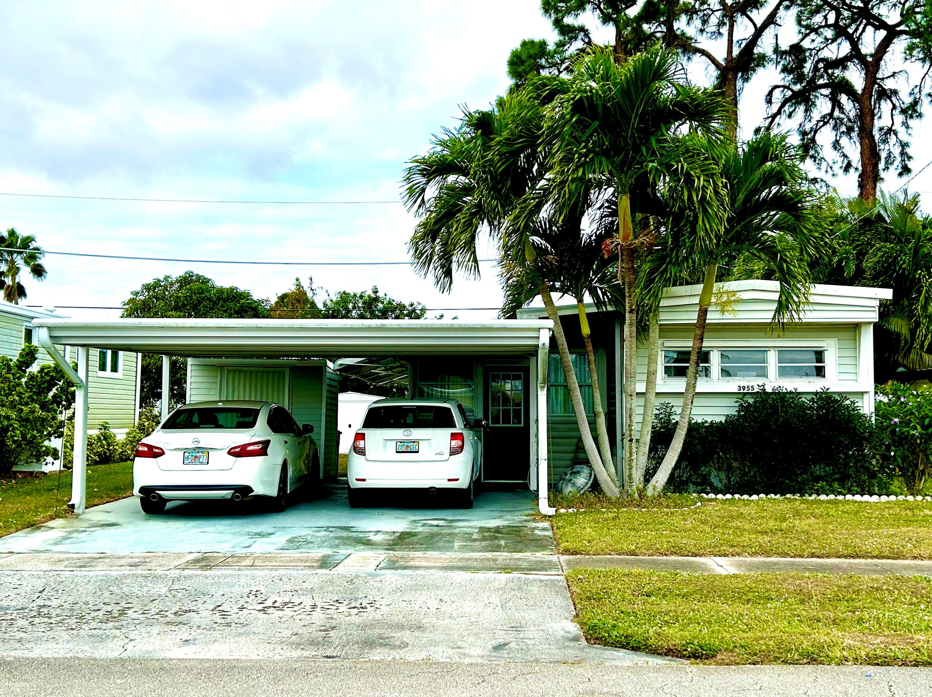 3955 White Pine Dr, Boynton Beach, FL 33436