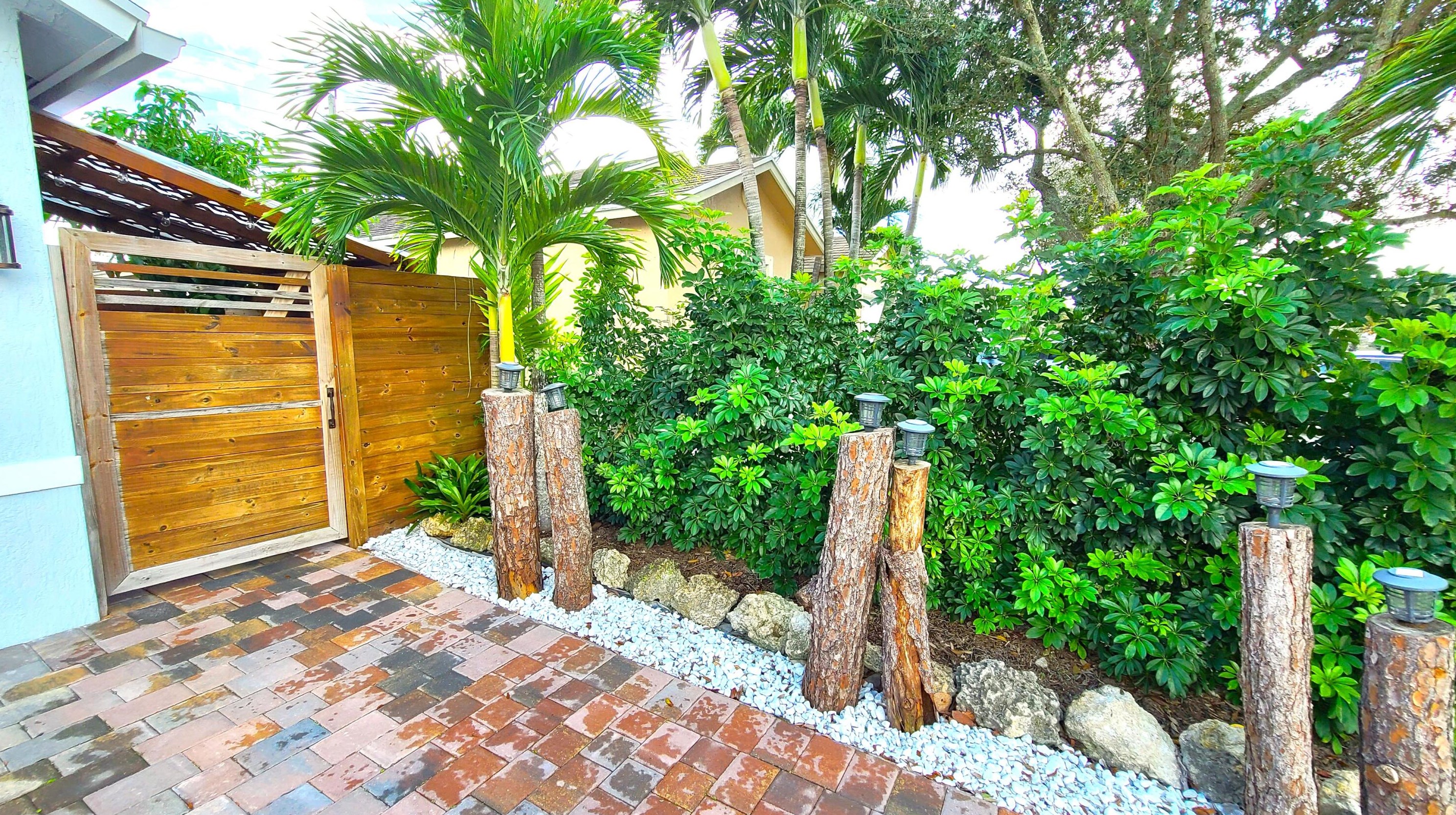238 Jackson Ave, Lake Worth, FL 33463