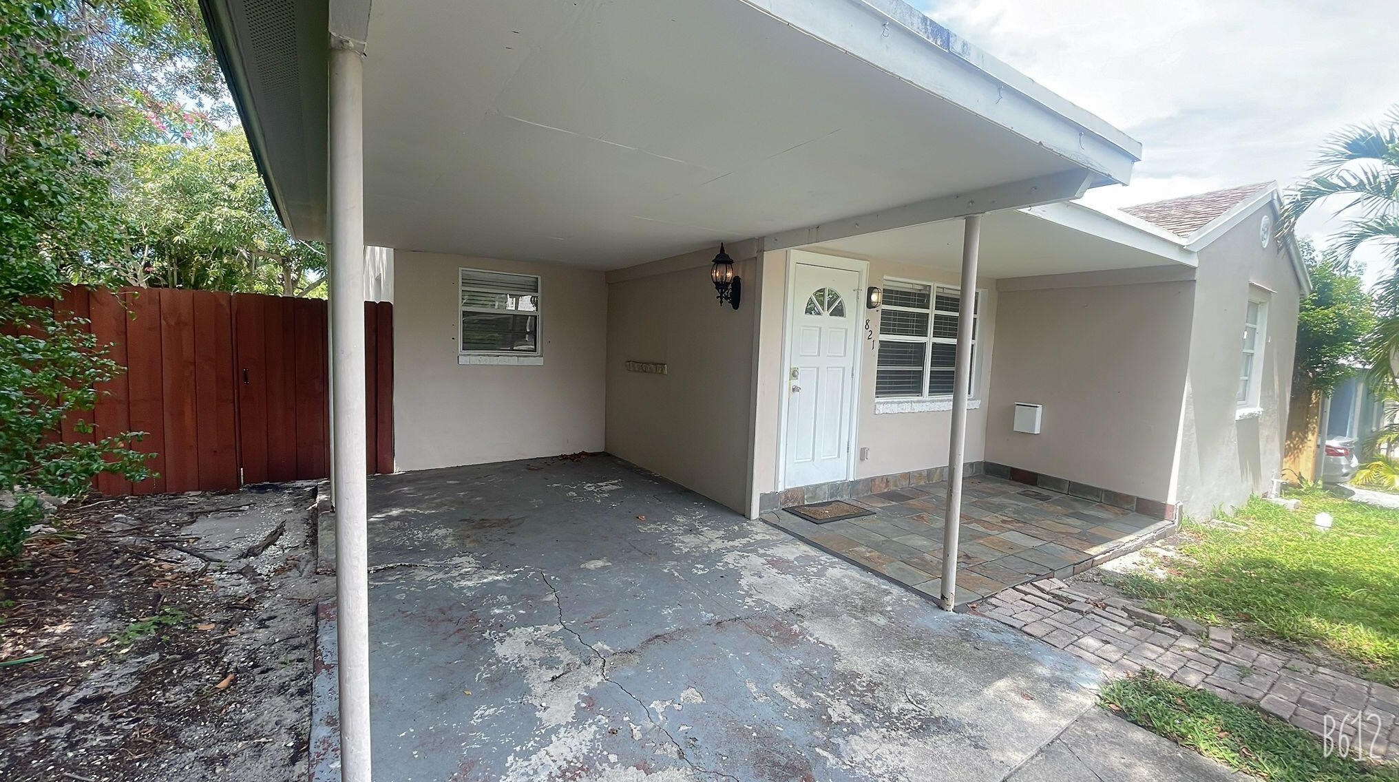 821 34th St, West Palm Beach, FL 33407