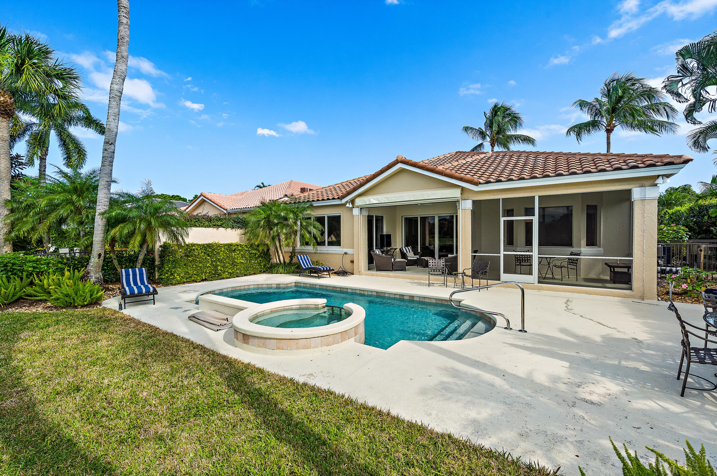 132 Golf Village Blvd, Jupiter FL  33458-7824 exterior