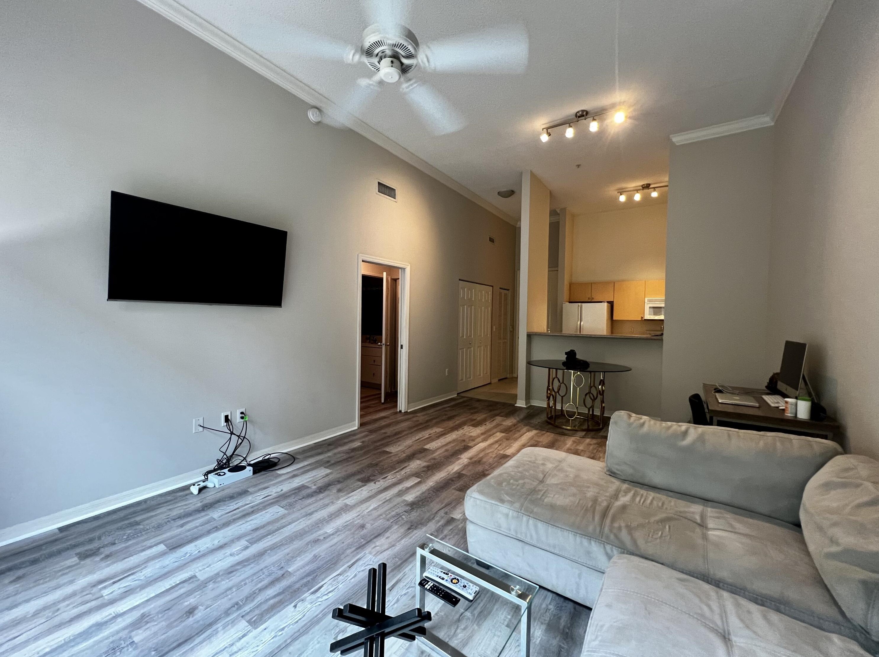 616 Clearwater Park Rd #105, West Palm Beach, FL 33401