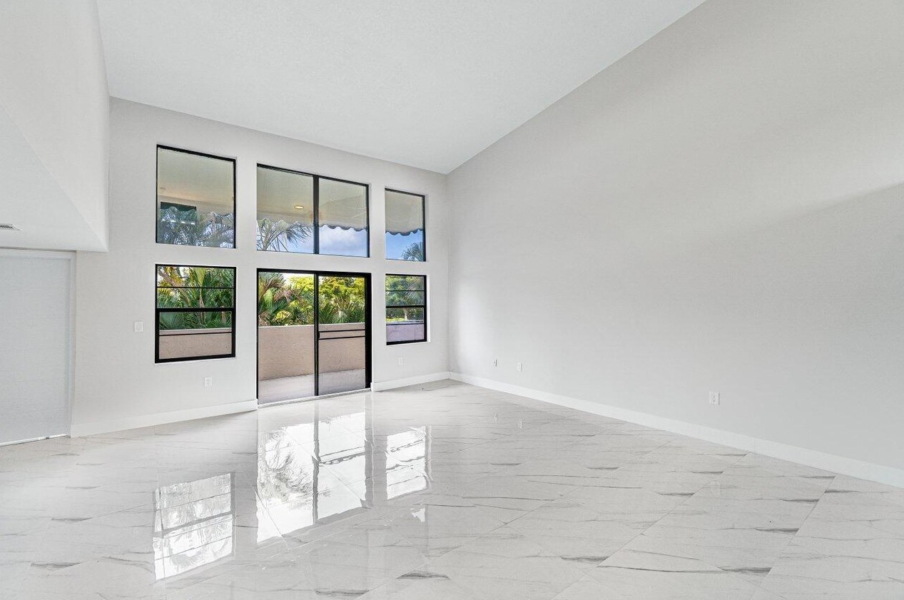 6654 Villa Sonrisa Dr #422, Boca Raton, FL 33433