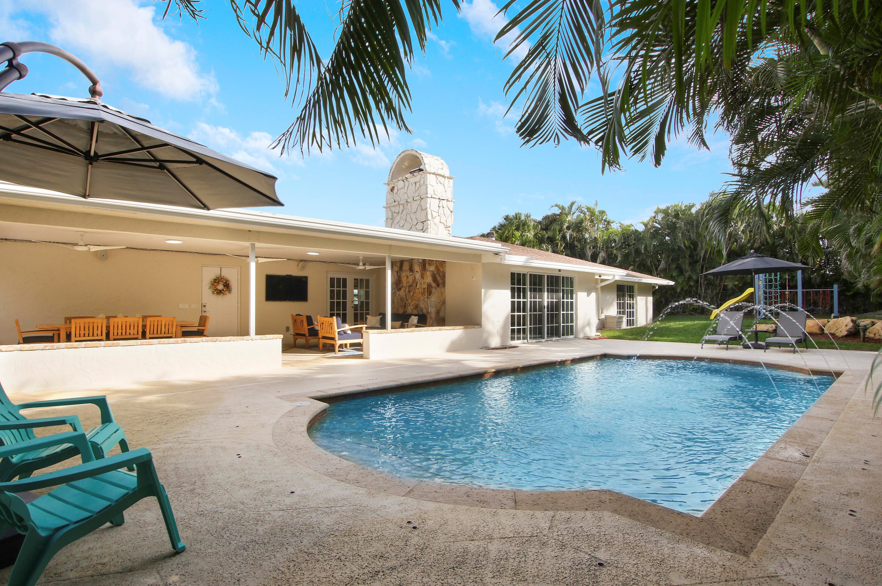 2716 Somerset Rd, Lake Worth, FL 33462-3864