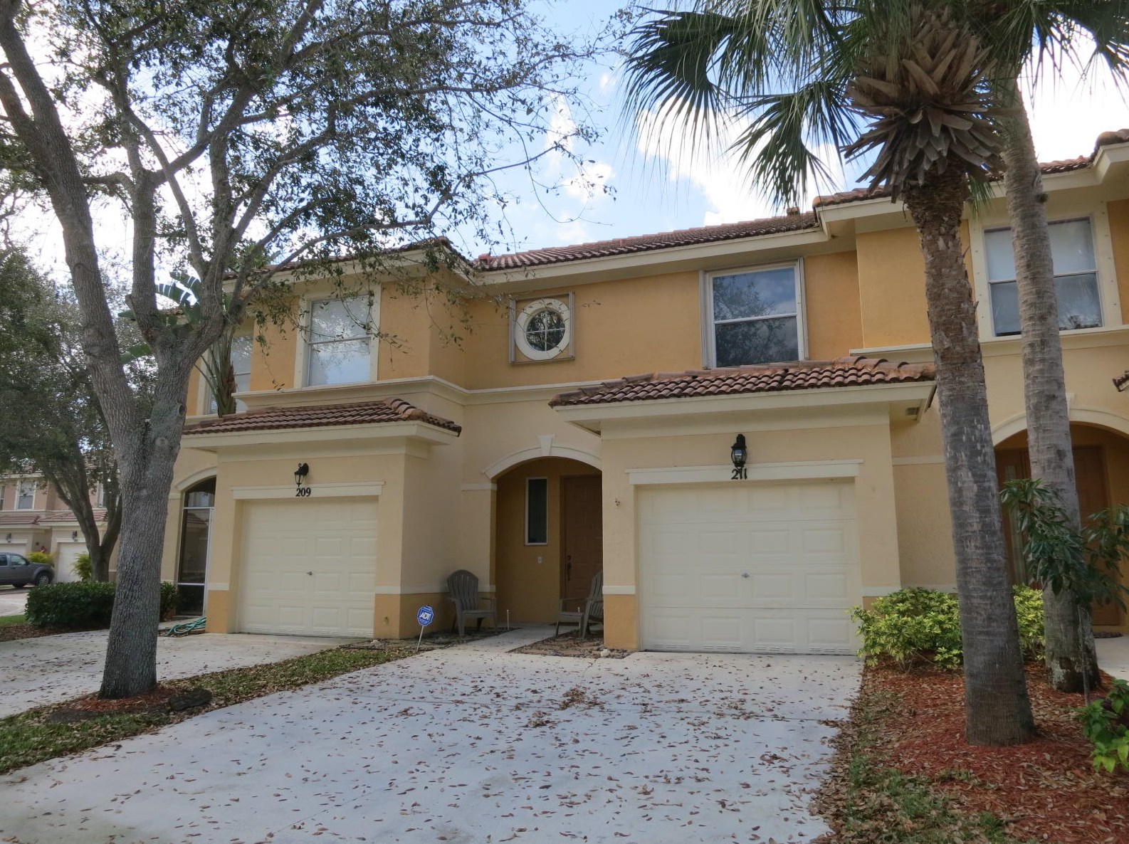 211 River Bluff Ln, West Palm Beach, FL 33411