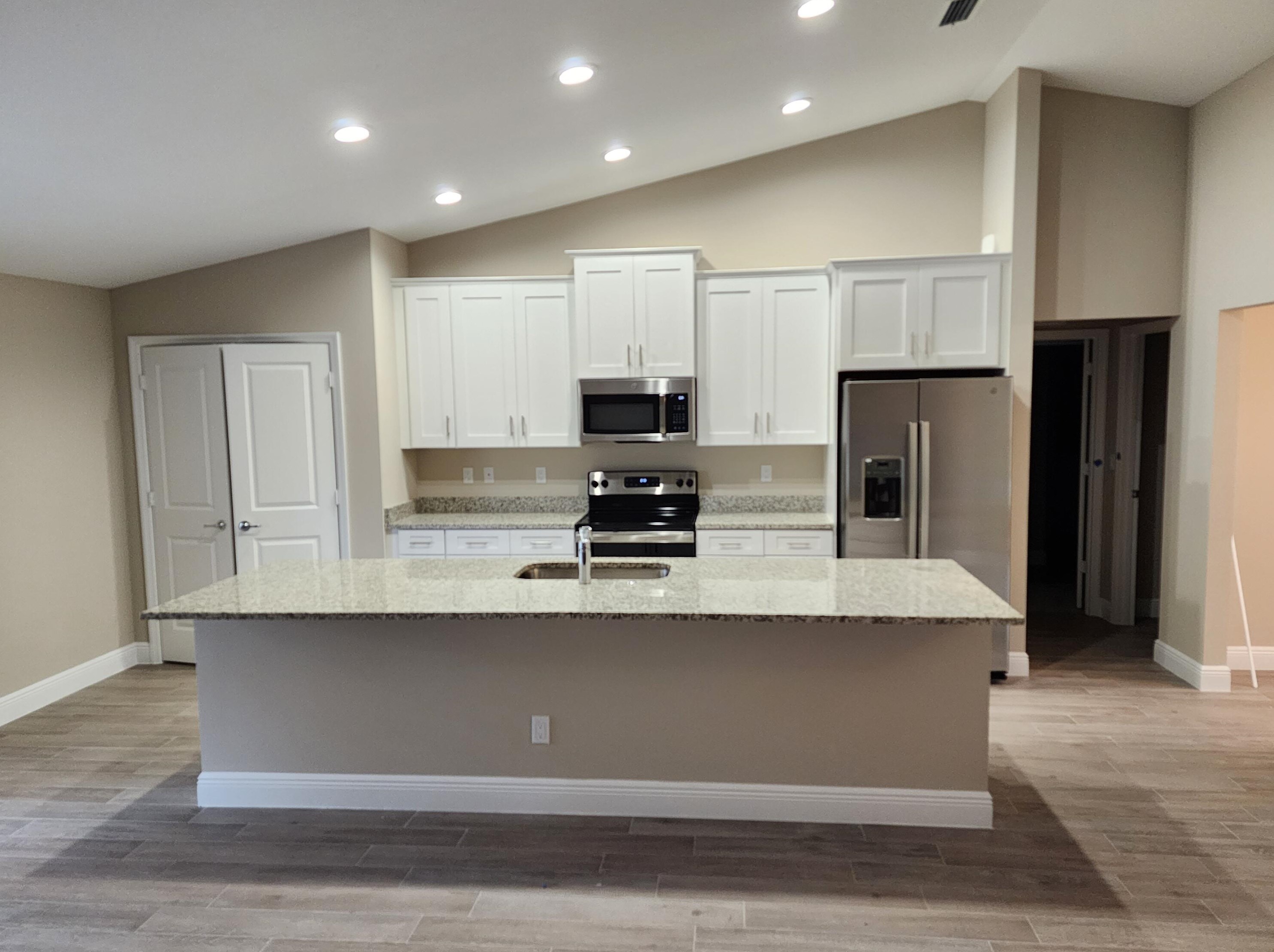 2073 Sw Leafy Rd, Fort Pierce, FL 34953