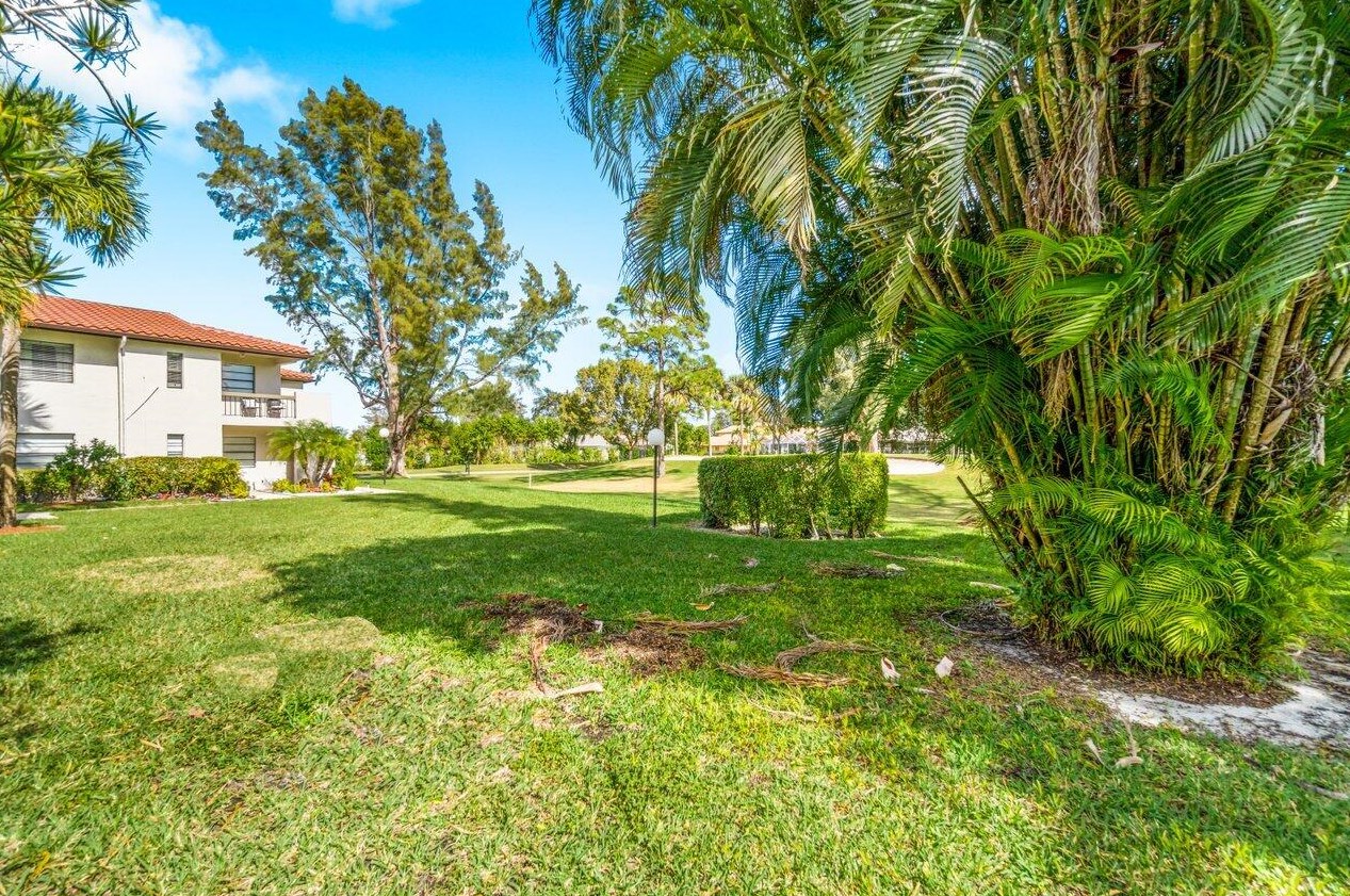 9193 Pecky Cypress Ln, Boca Raton FL 33428-1962 exterior