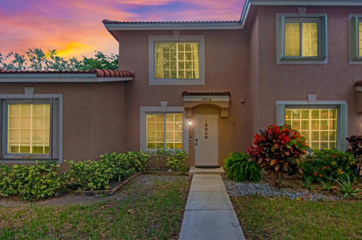9908 Kamena Cir, Boynton Beach, FL 33436-3965