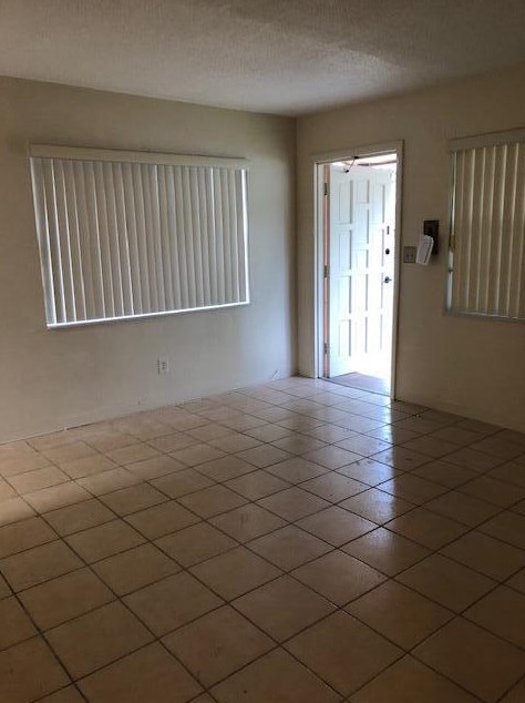 5747 Buchanan St, Hollywood, FL 33021