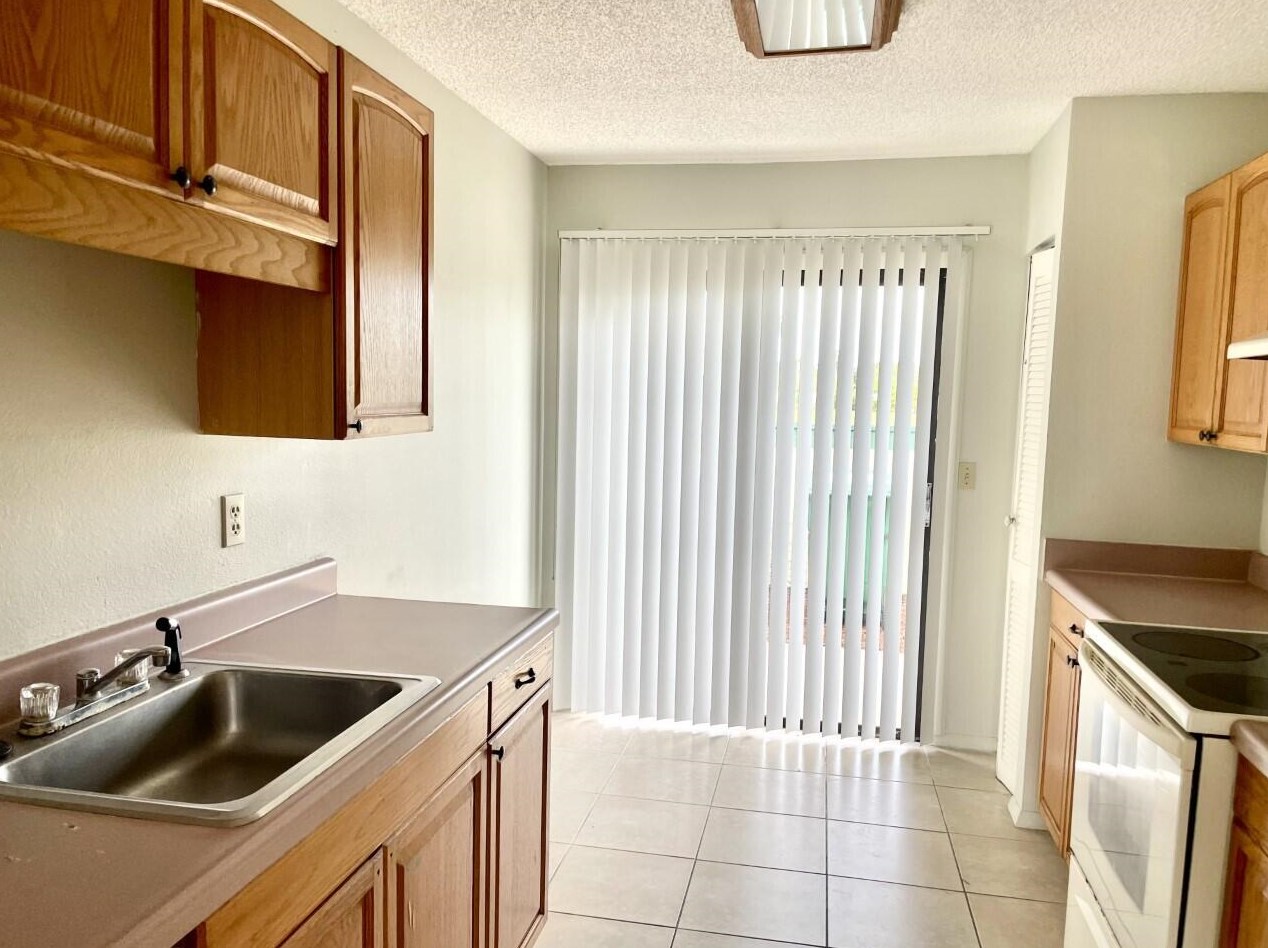 668 Sw Veronica Ave #668, Fort Pierce, FL 34953