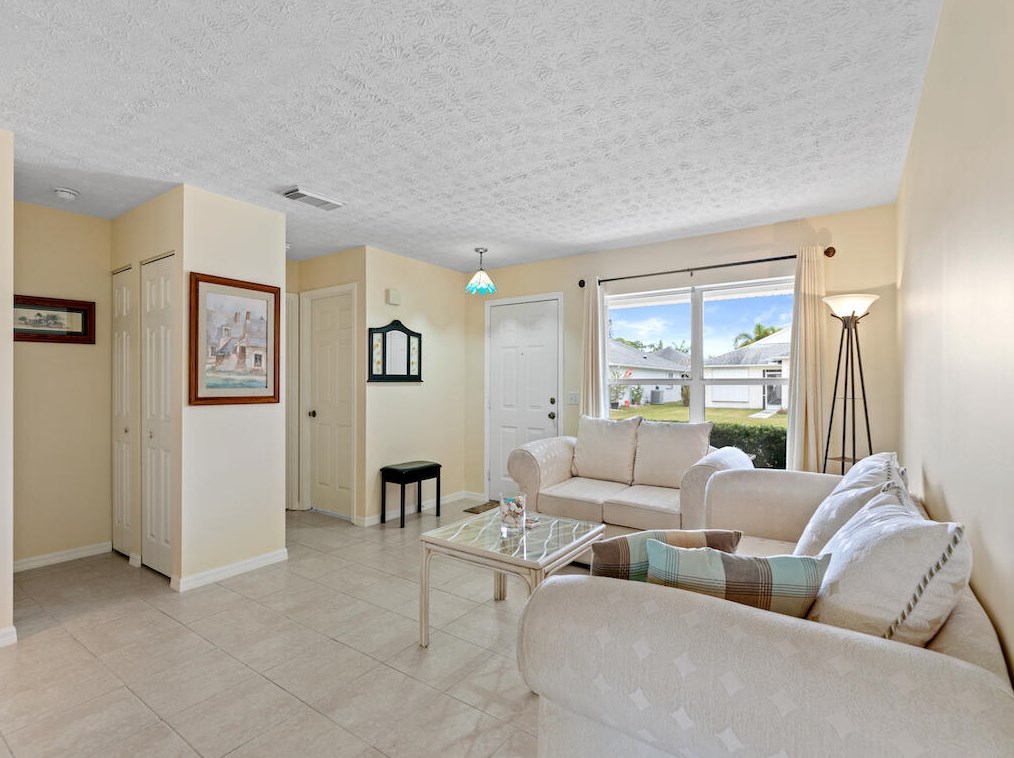 6731 Tulipan, Fort Pierce, FL 34951