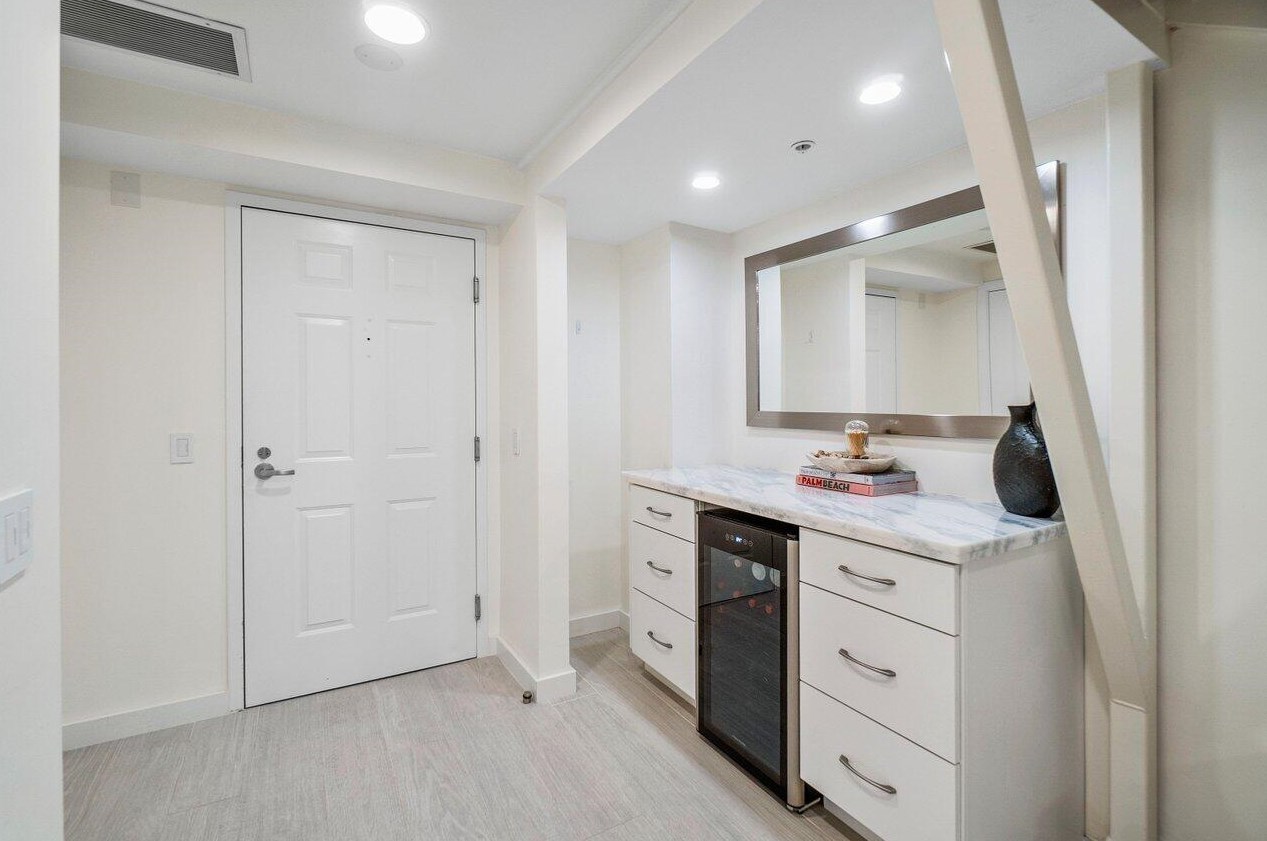 101 N Clematis St #301, West Palm Beach, FL 33401