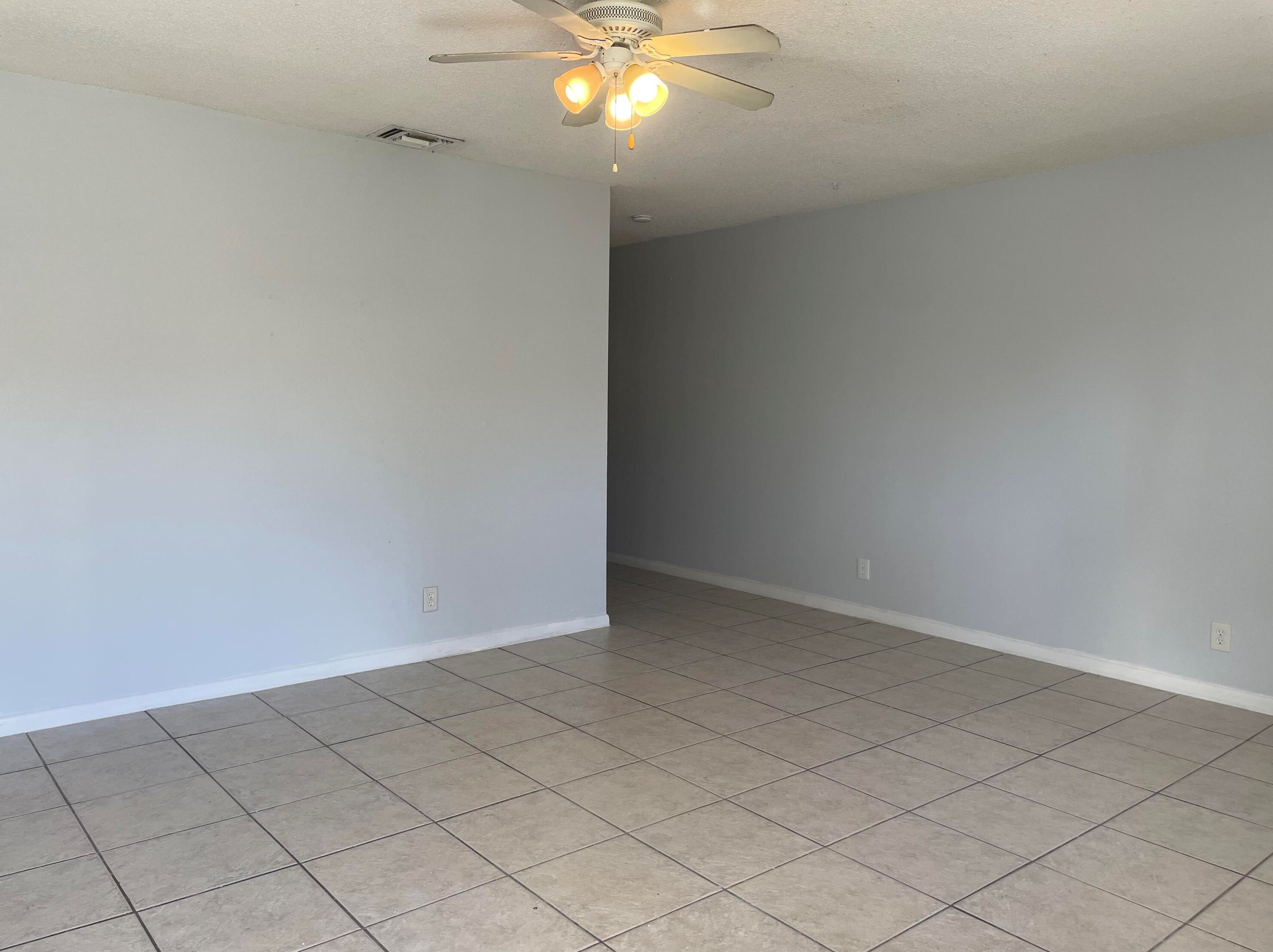 4899 Badger Rd #4899, West Palm Beach, FL 33417