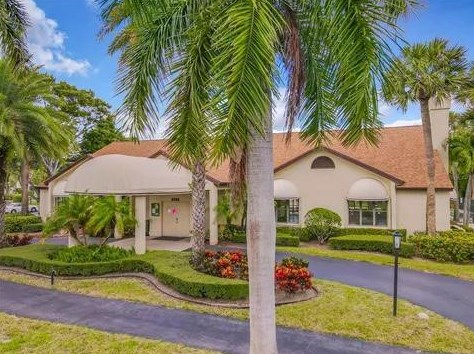 3024 Lucerne Park Dr, Lake Worth, FL 33467-2018