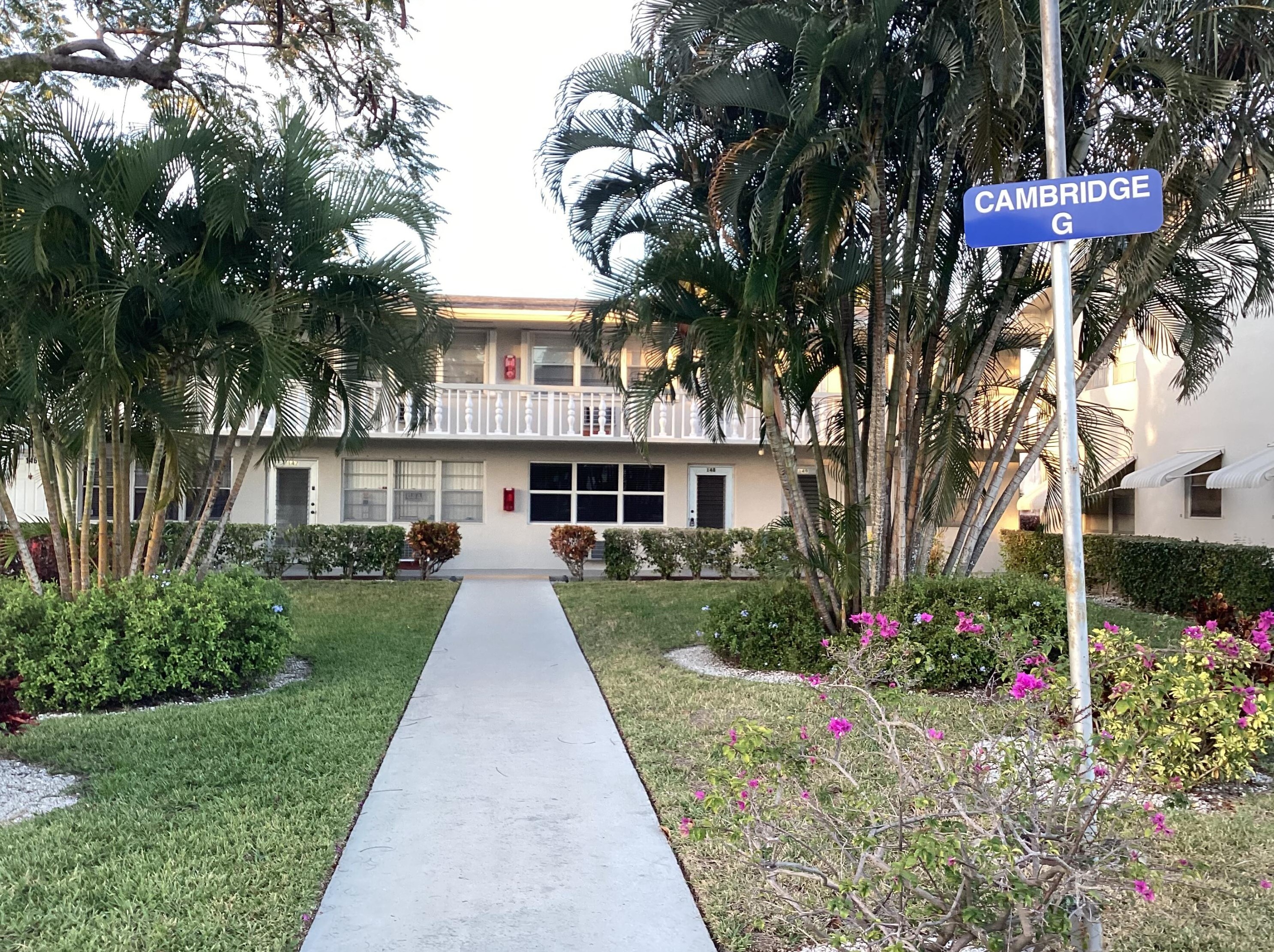 162 Cambridge G, West Palm Beach, FL 33417
