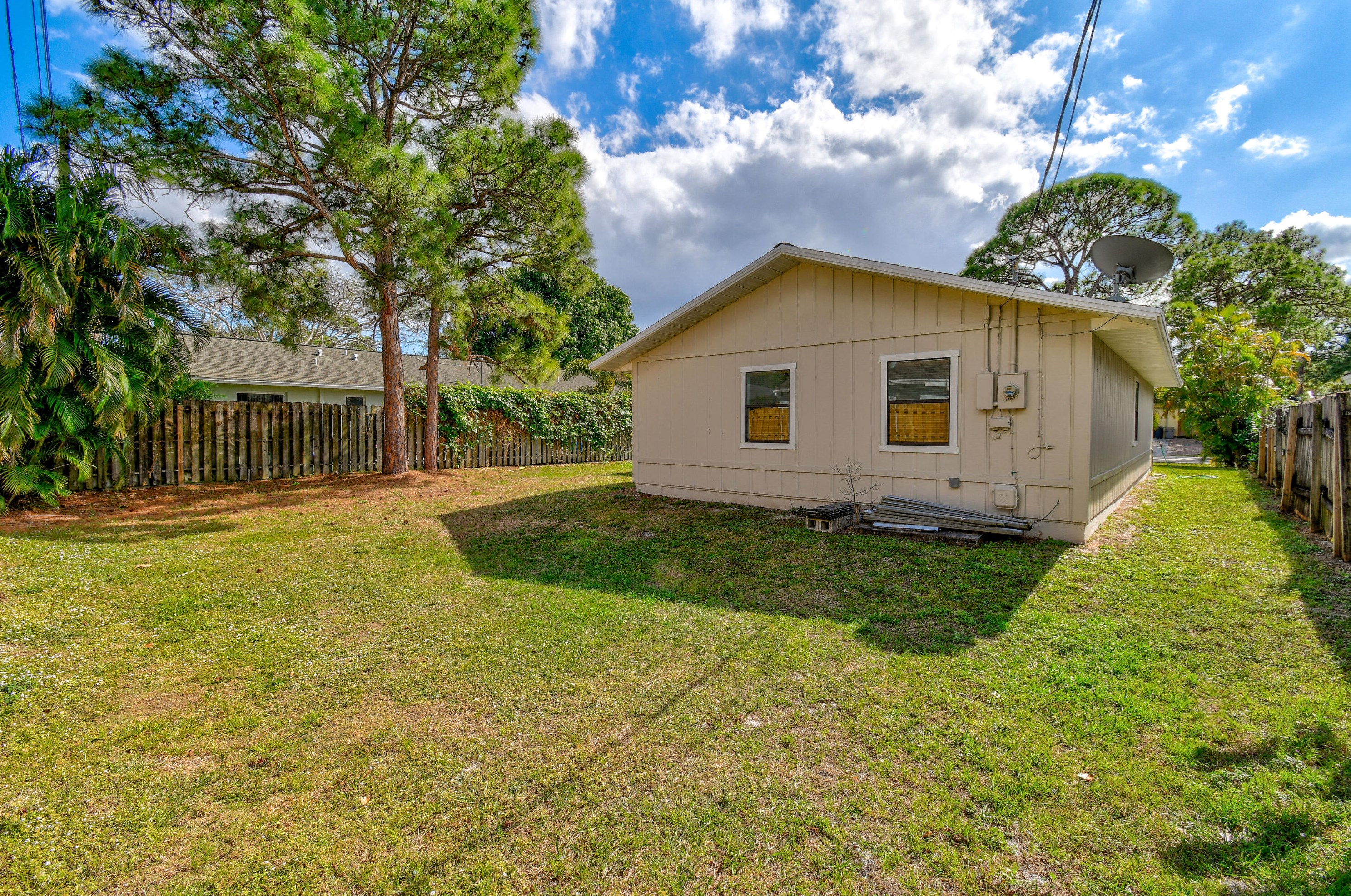 6027 Roger St, Jupiter FL  33458-6726 exterior