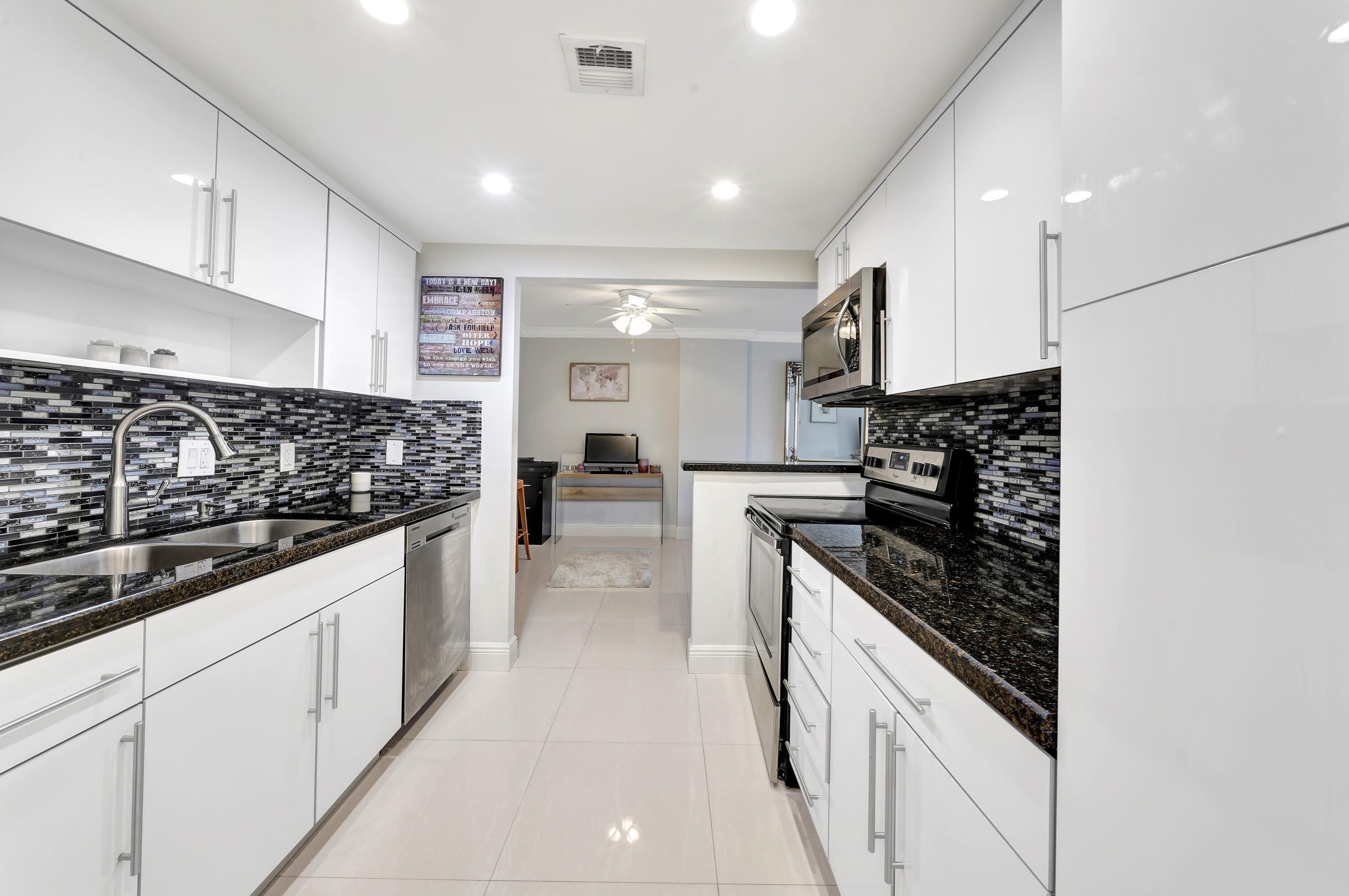 1111 S Ocean Blvd #319, Boca Raton, FL 33432