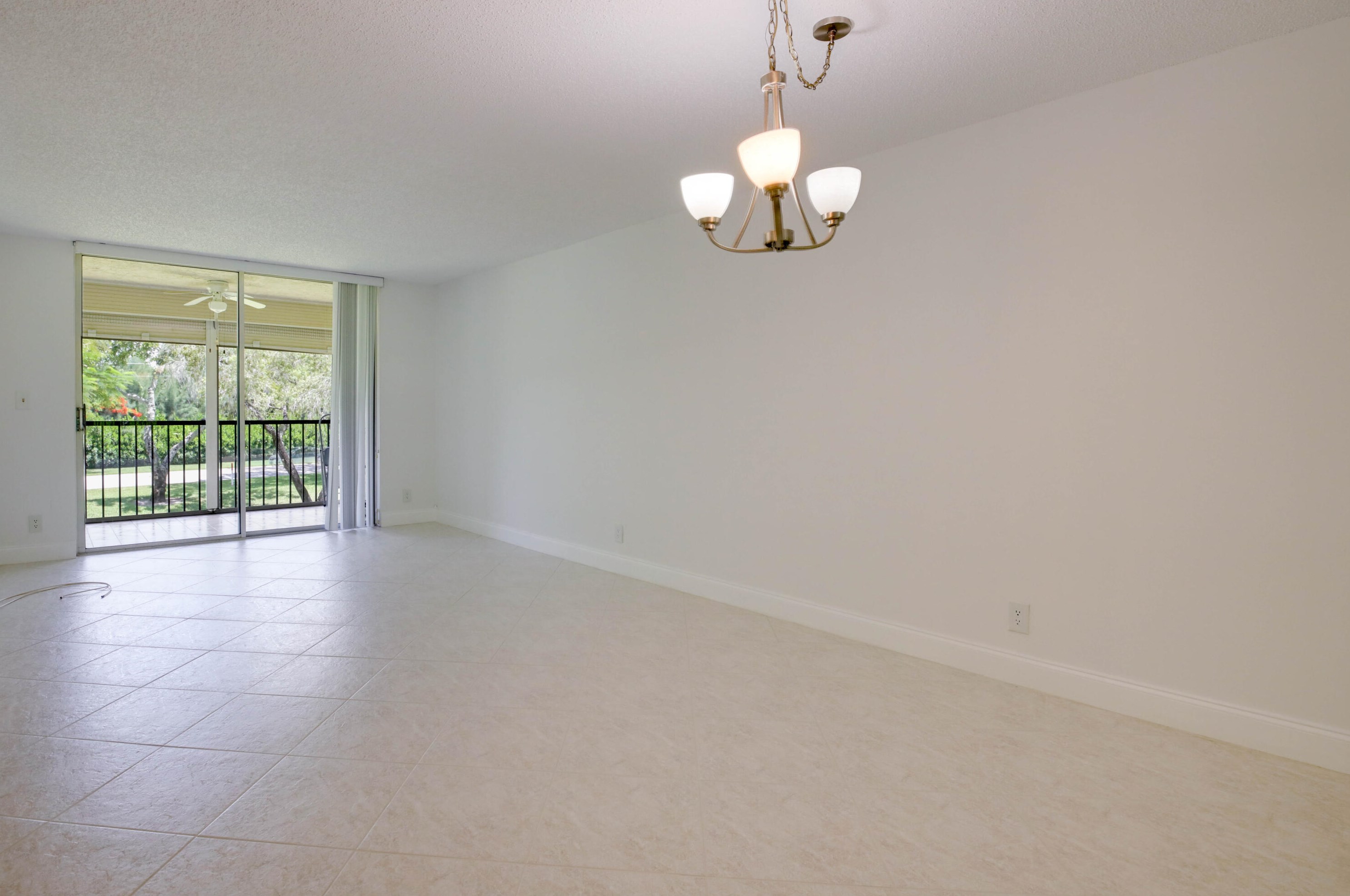 6935 Huntington Ln #205, Delray Beach, FL 33446