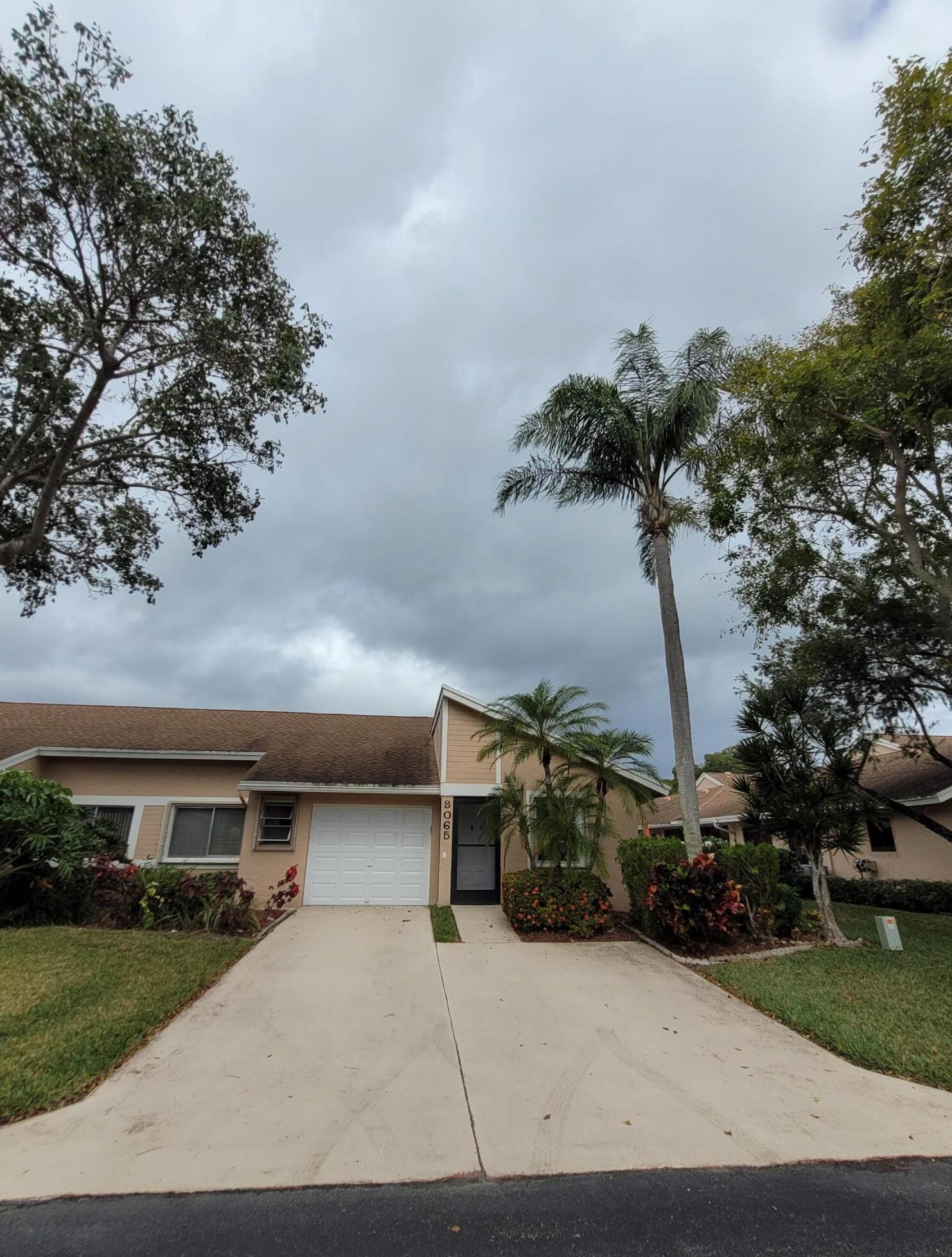 8065 Springtree Rd, Boca Raton, FL 33496-5109