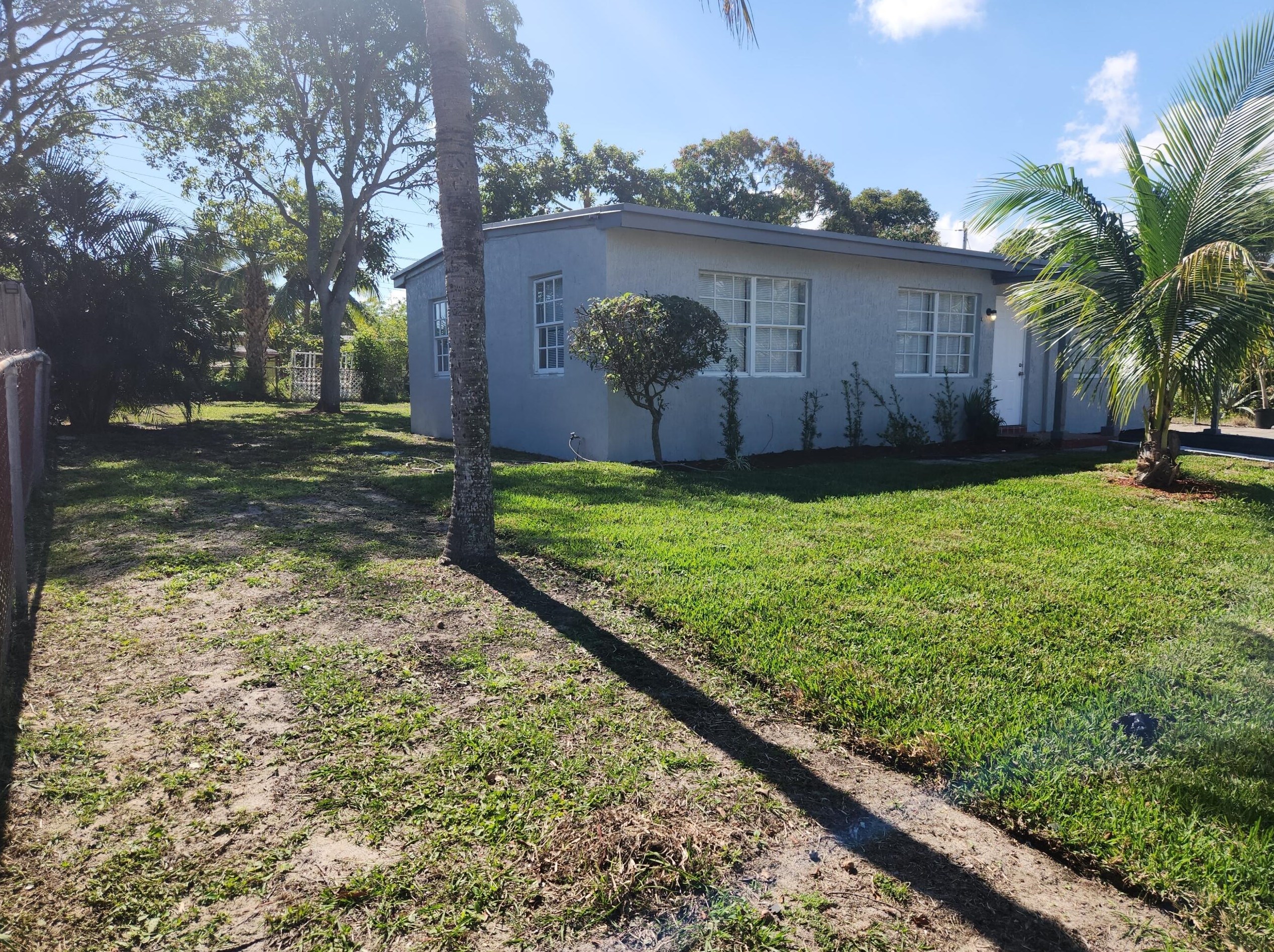 190 Hibiscus Tree Dr, Lake Worth, FL 33462-5114