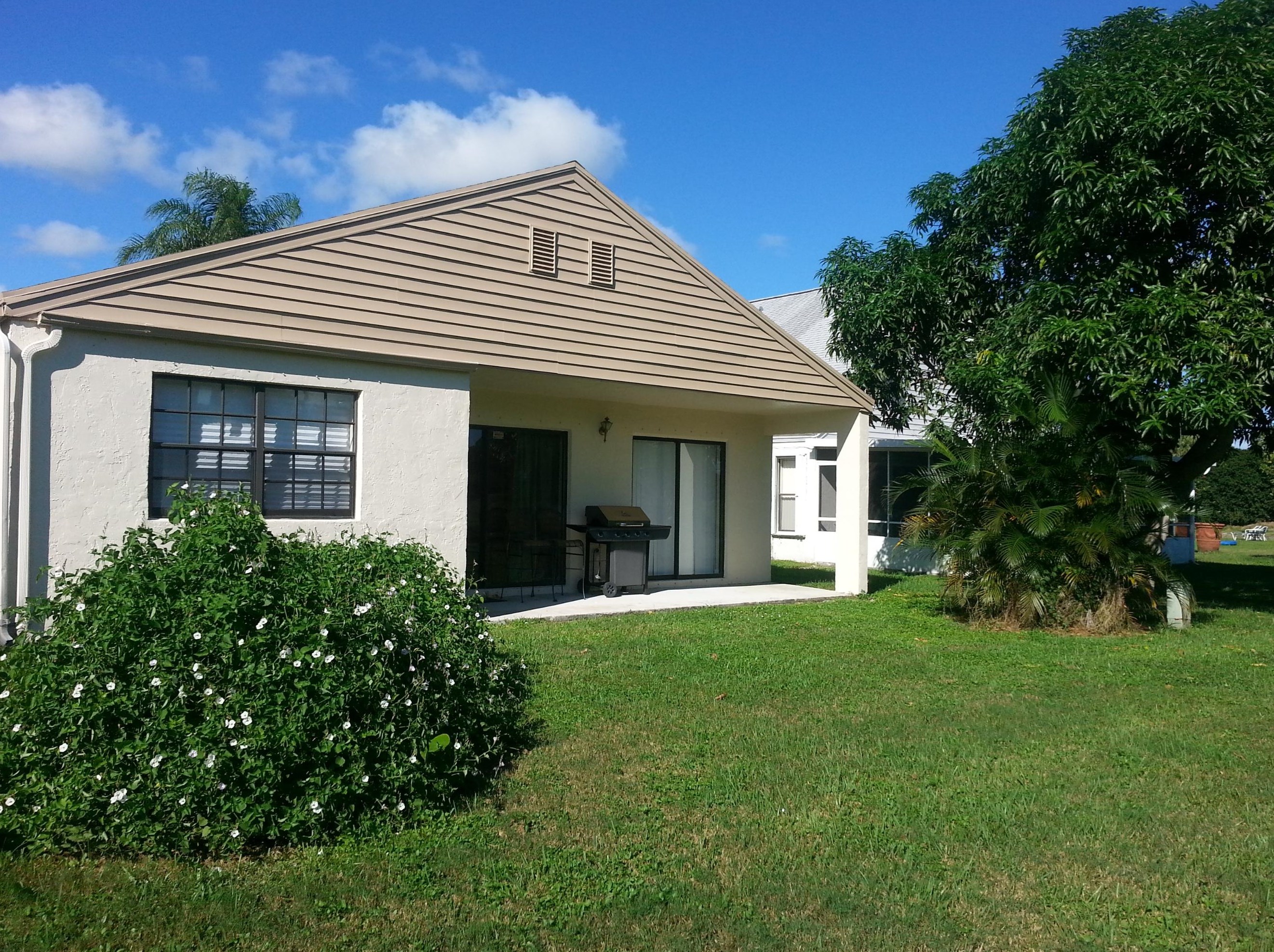 60 Hastings Ln, Boynton Beach, FL 33426