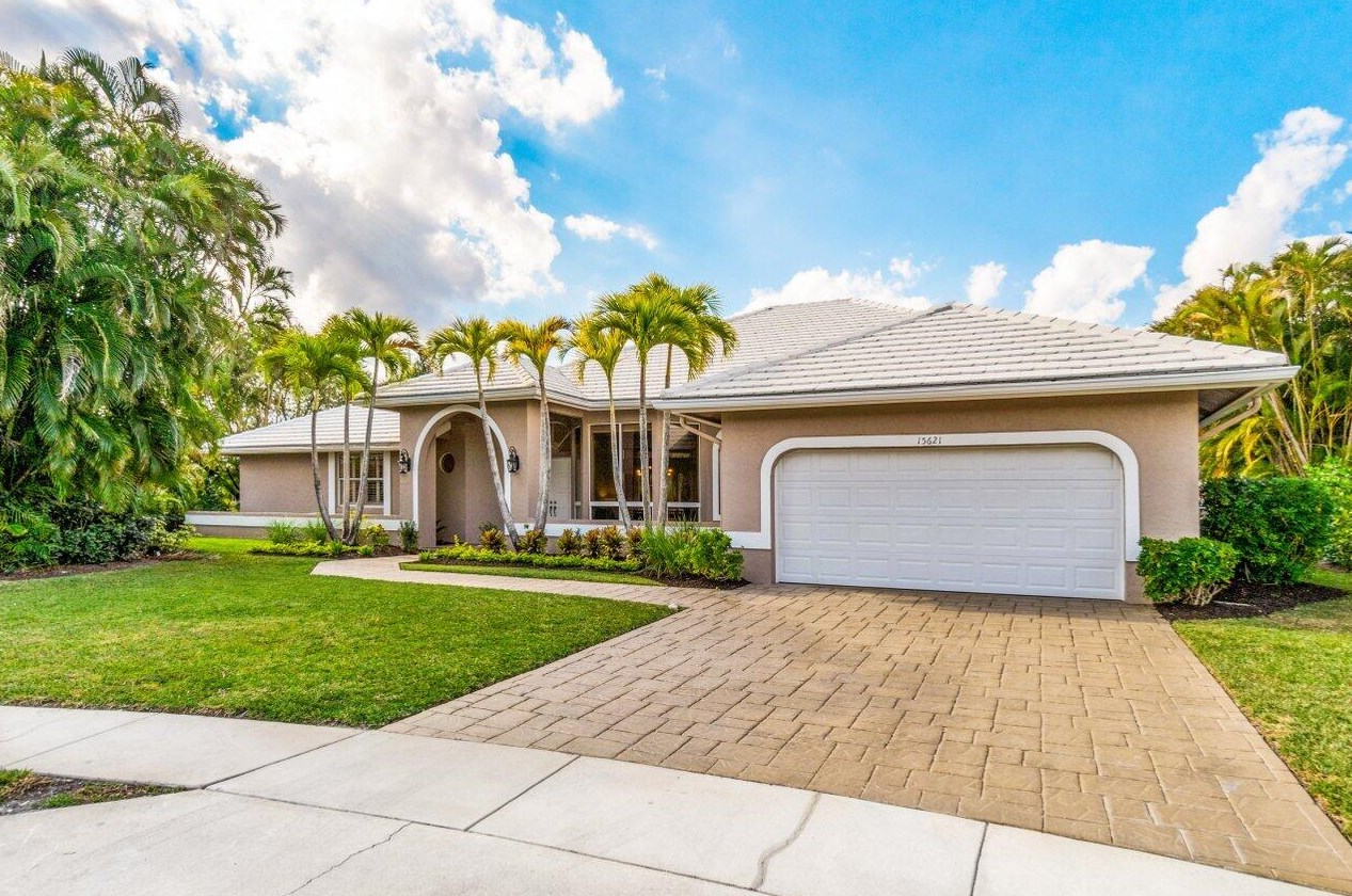 15621 Latina Pl, West Palm Beach, FL 33414