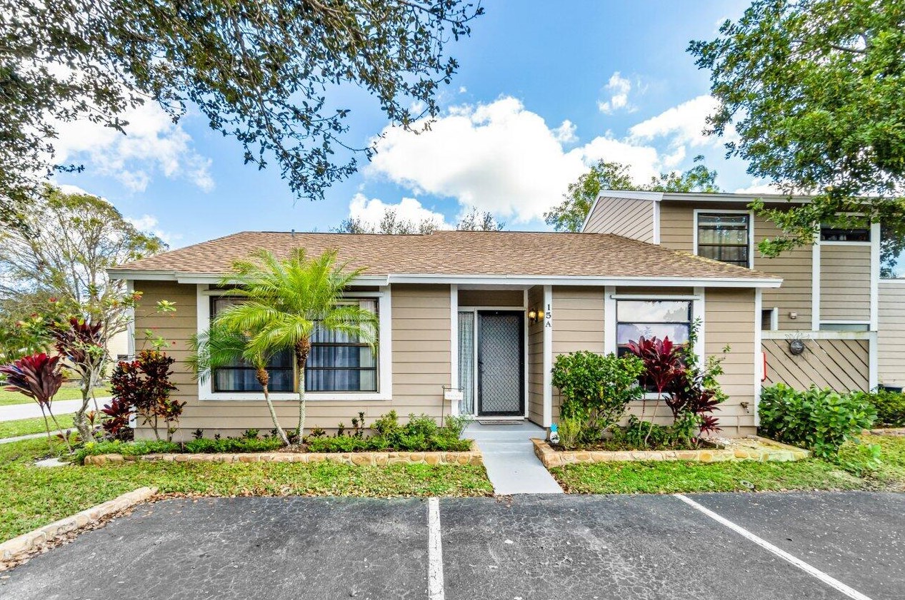 701 Stonewood Ct #15a, Jupiter, FL