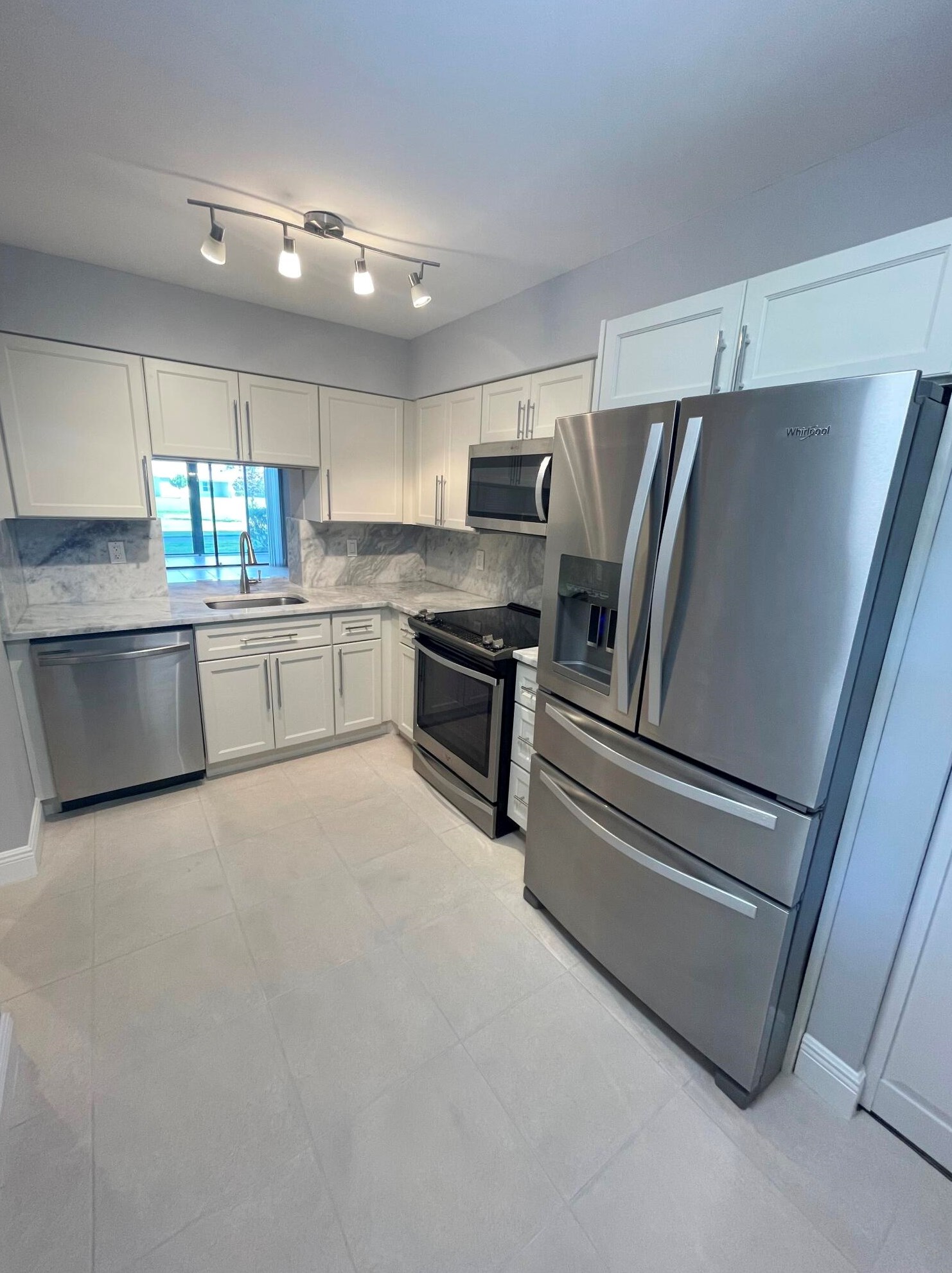 7260 Kinghurst Dr #104, Delray Beach, FL 33446