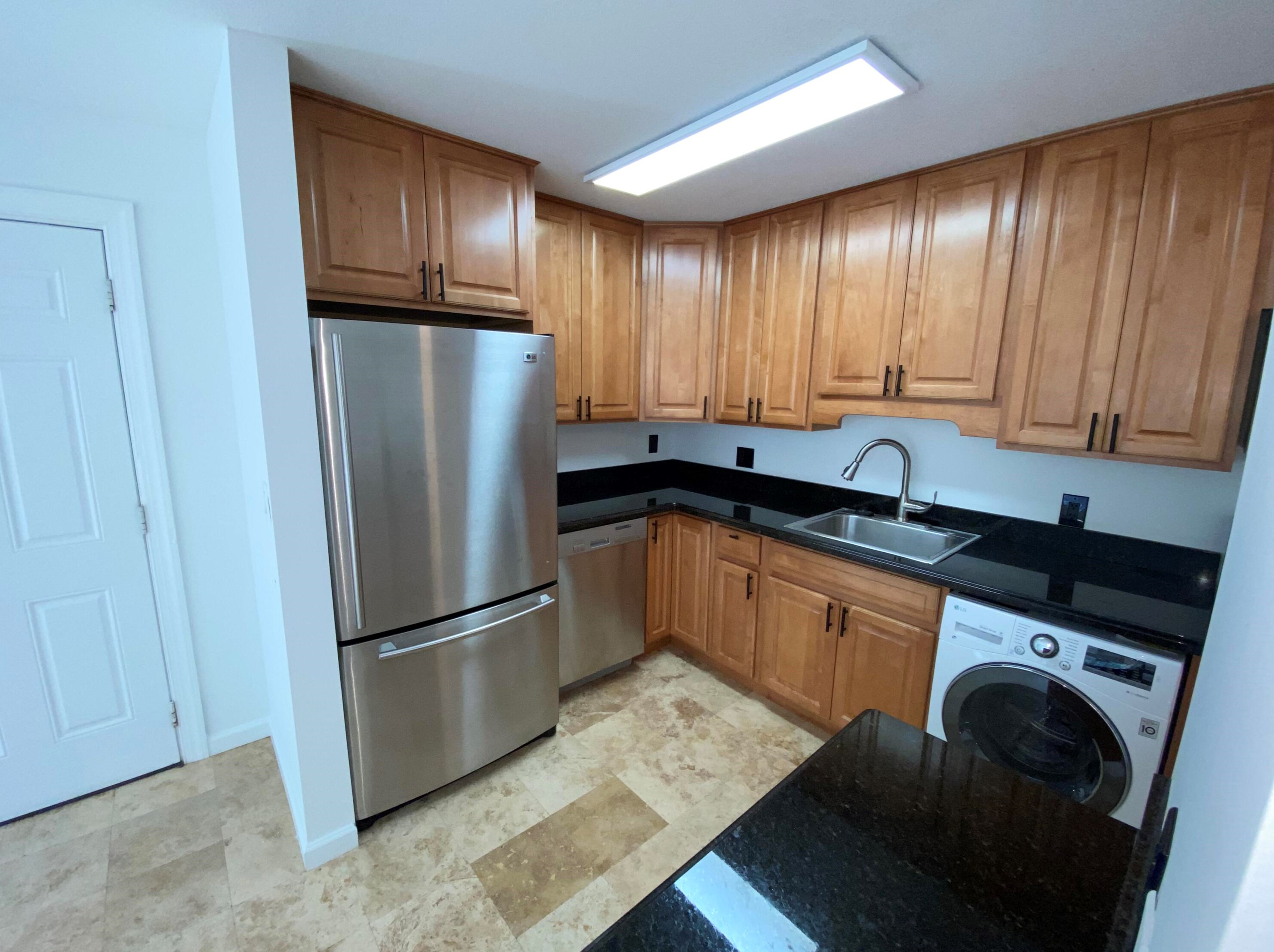 110 N Lakeside Dr Apt 4, Lake Worth, FL 33460