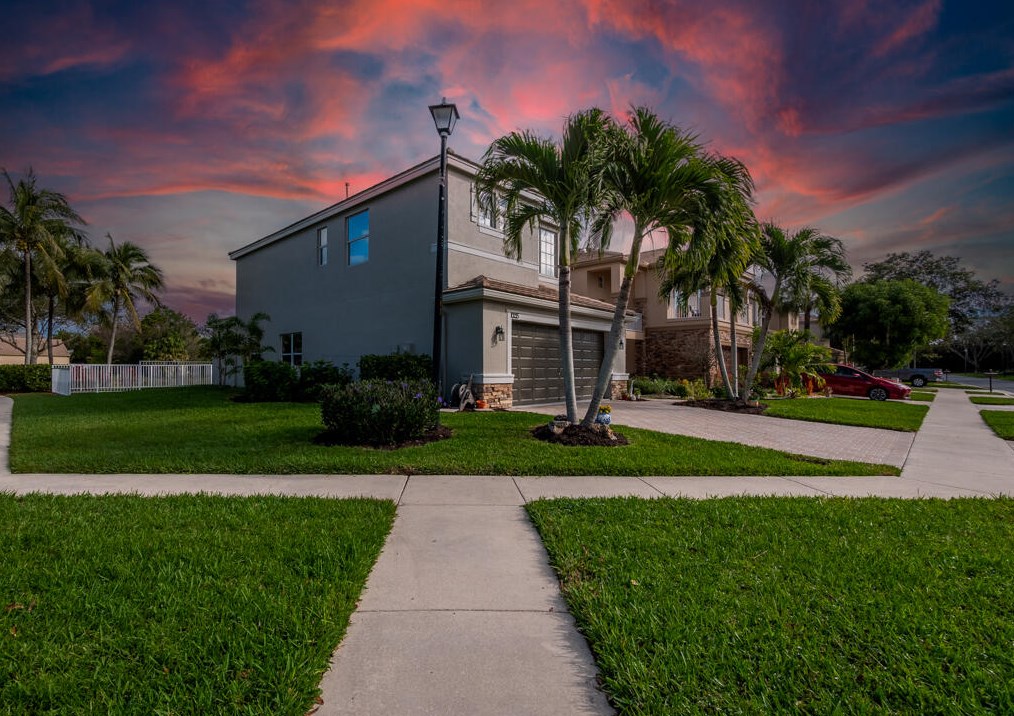 10215 Foal Rd, Lake Worth FL  33449-5446 exterior