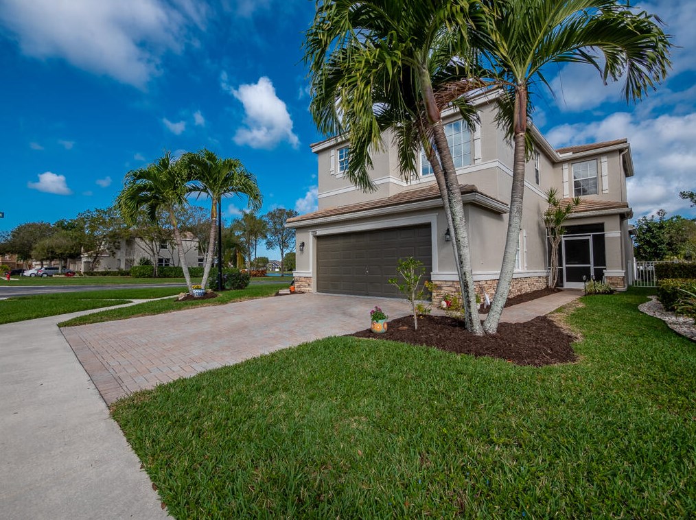 10215 Foal Rd, Lake Worth, FL 33449