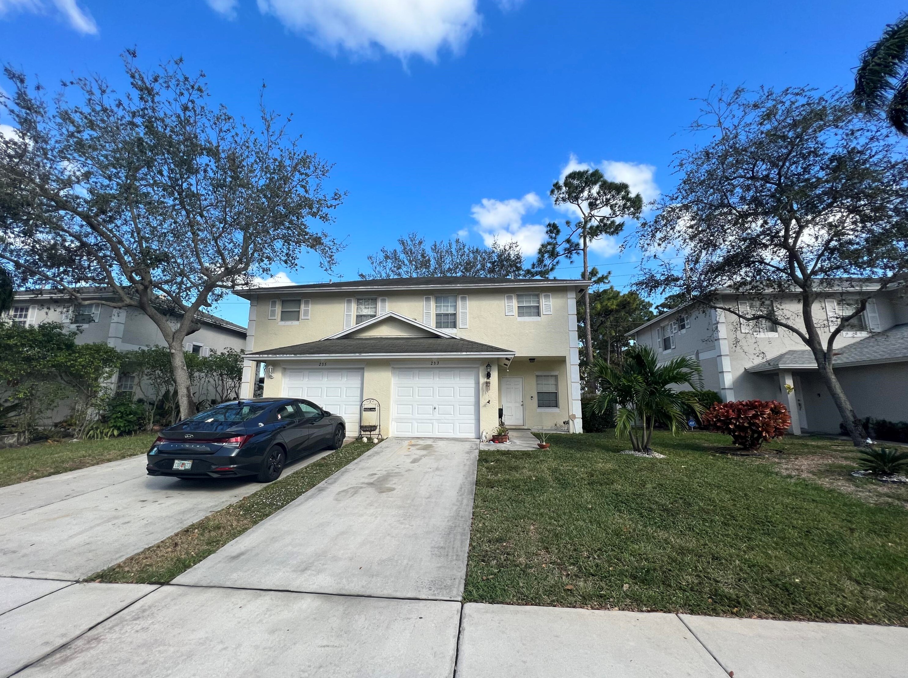 233 Leland Ln, Lake Worth, FL 33463-5240
