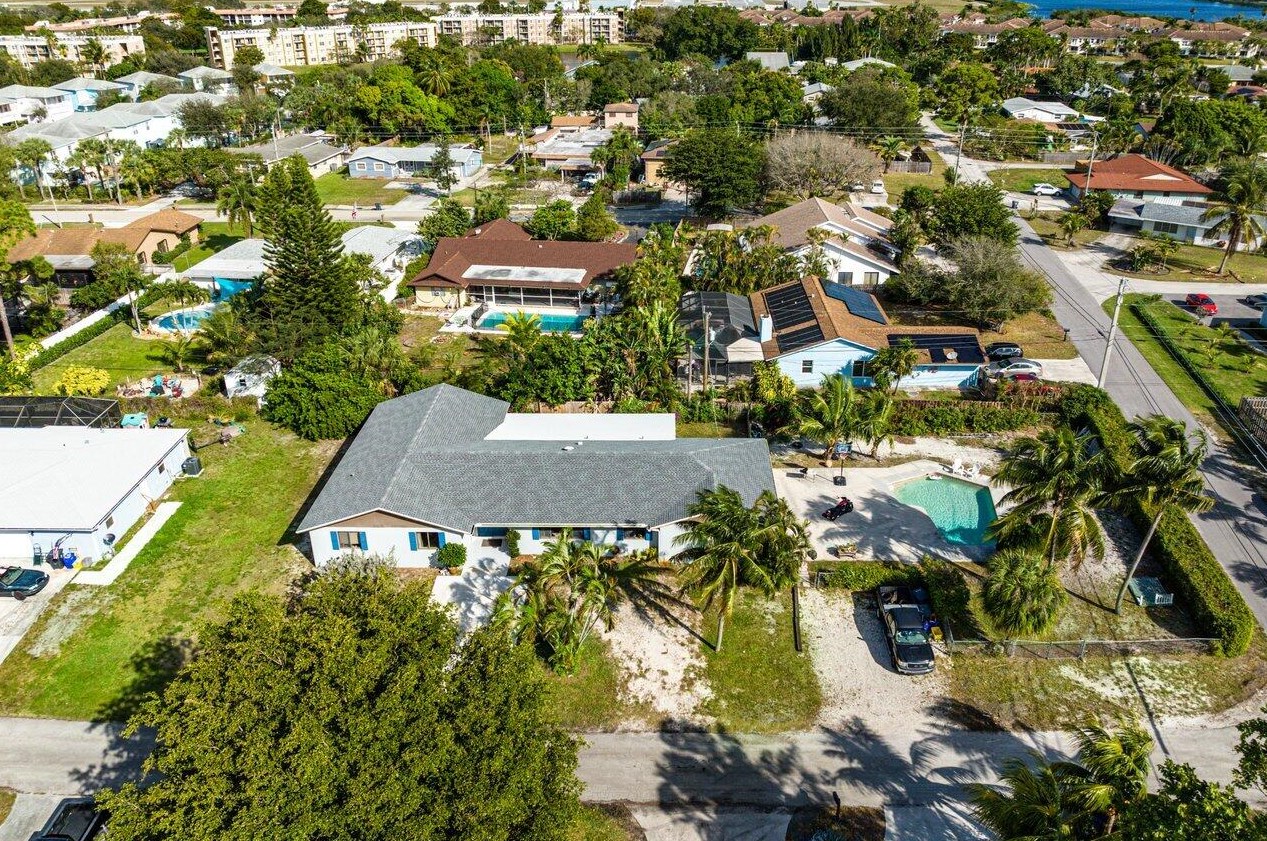 2509 Sun Up Ln, Lake Worth, FL 33462-2543