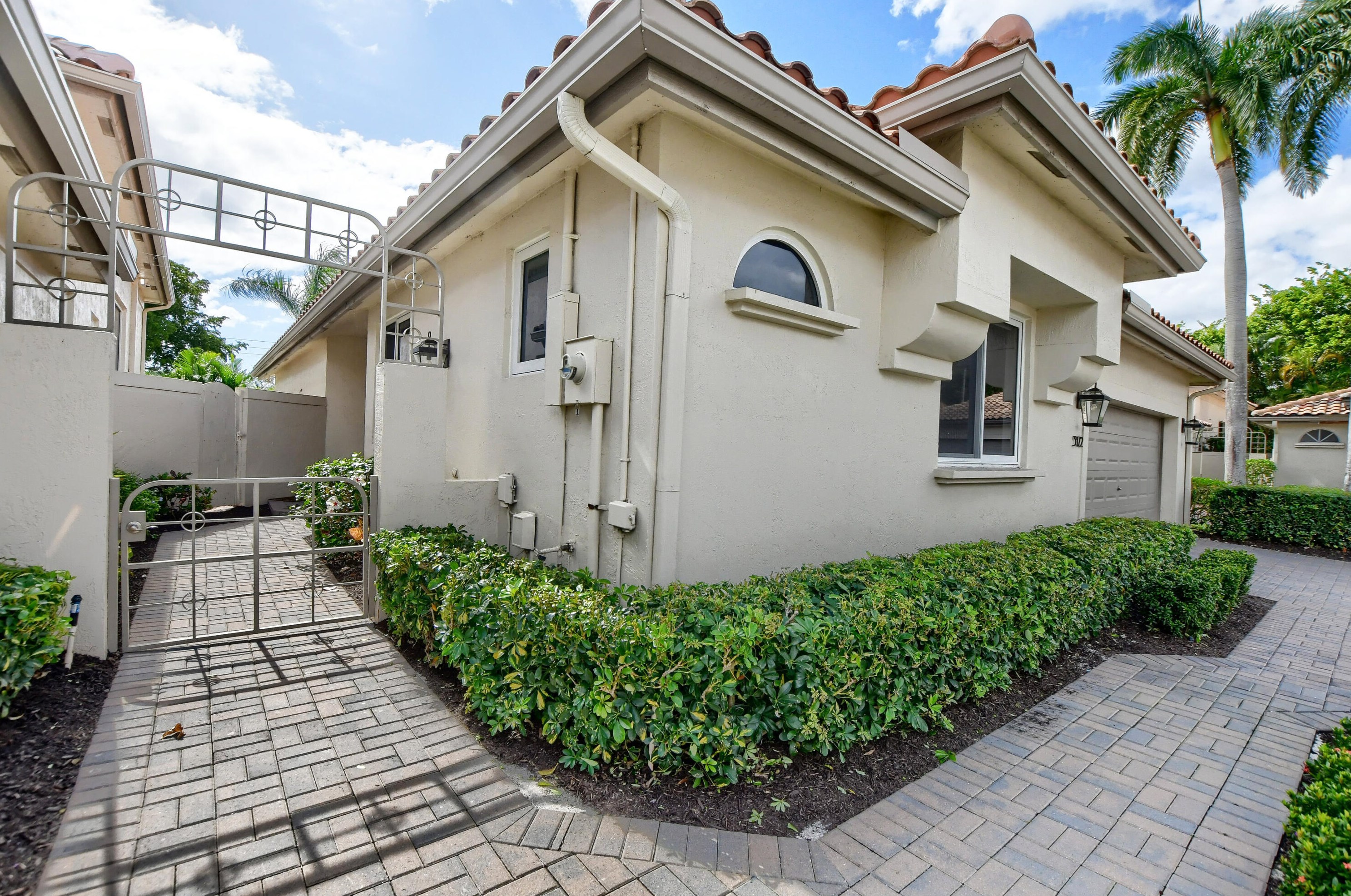 5172 26th Cir, Boca Raton, FL 33496-2210