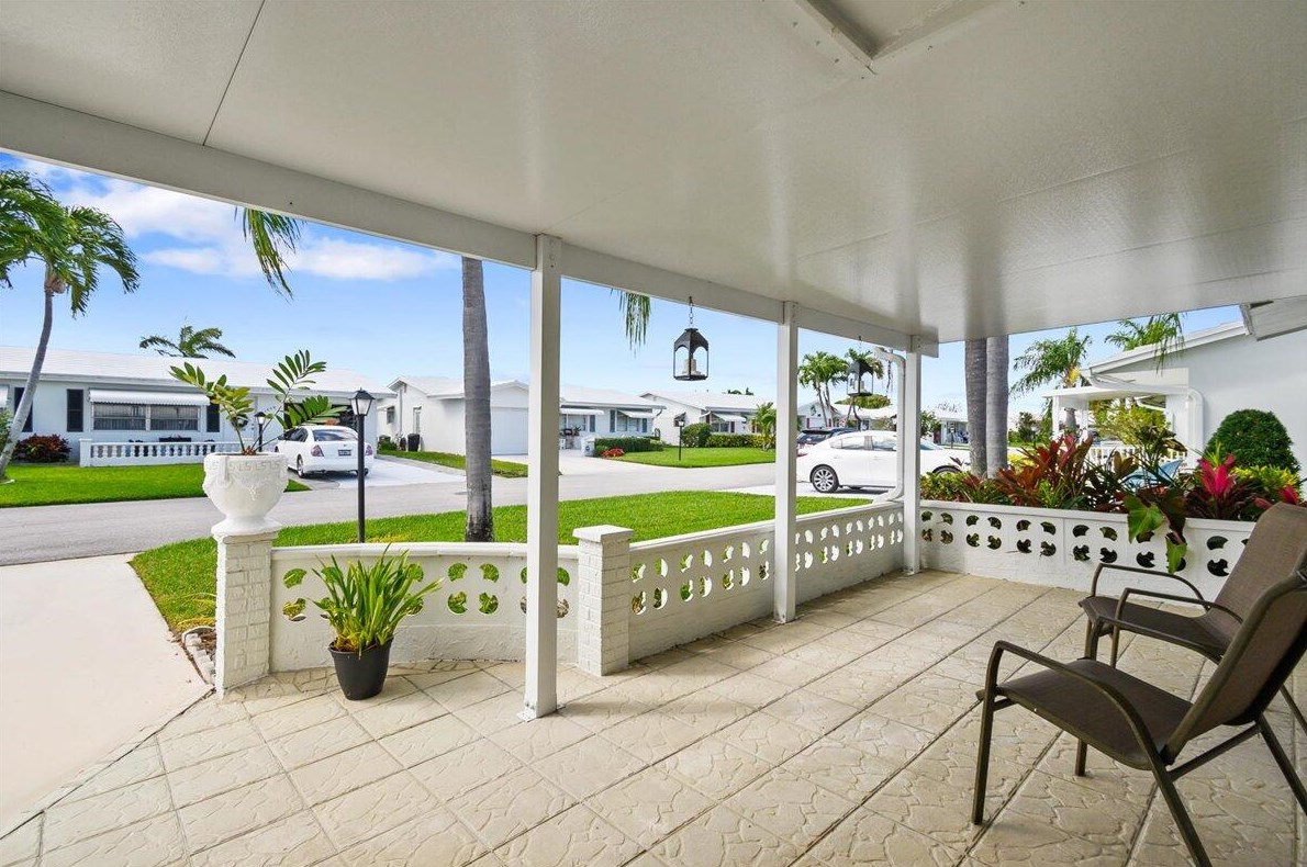 1008 16th St, Boynton Beach, FL 33426-5418